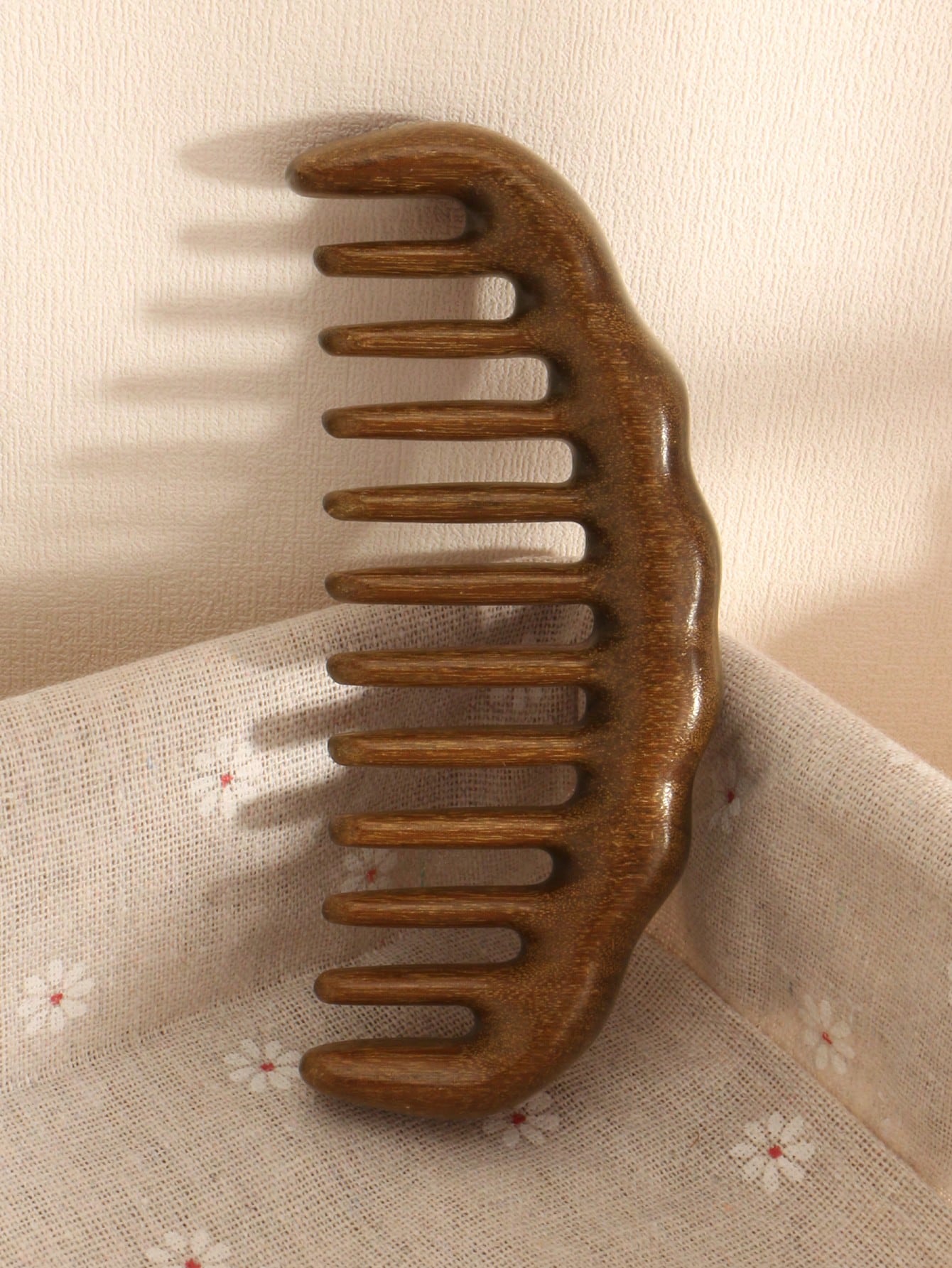 1pc Wide-Tooth Comb, Natural Sandalwood Material, Coarse Teeth Head Massage Comb, Static-Free Suitable For Curly, Permed And Straight Hair, Home Styling Comb For Women,Hair Brush,Comb,Hair Tools,Hair