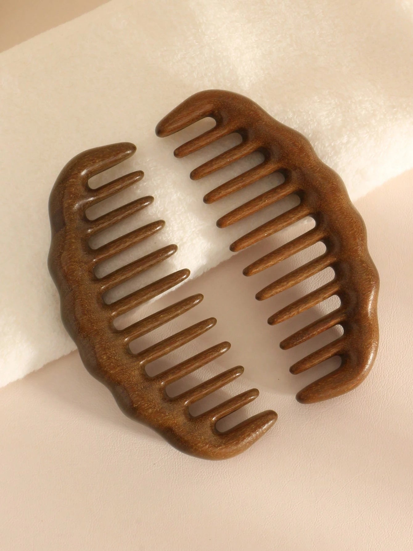 1pc Wide-Tooth Comb, Natural Sandalwood Material, Coarse Teeth Head Massage Comb, Static-Free Suitable For Curly, Permed And Straight Hair, Home Styling Comb For Women,Hair Brush,Comb,Hair Tools,Hair