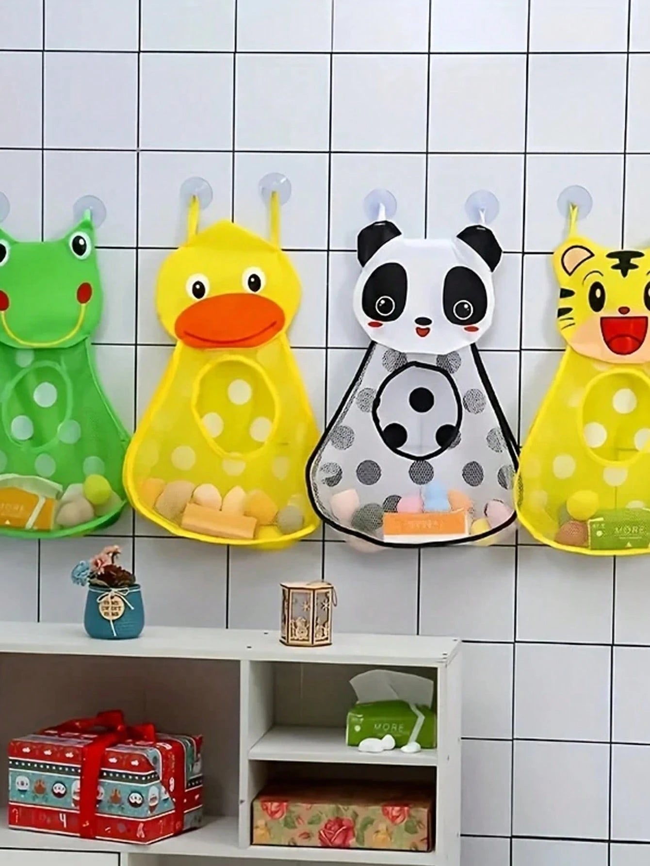 1pcCute Animal- Shaped Mesh Storage Bags Collection: Including Charming Frog, Duck, Panda, And Tiger Designs, These Hanging Organizers With Convenient Suction Cups Are Perfect For Tidily Storing Bath