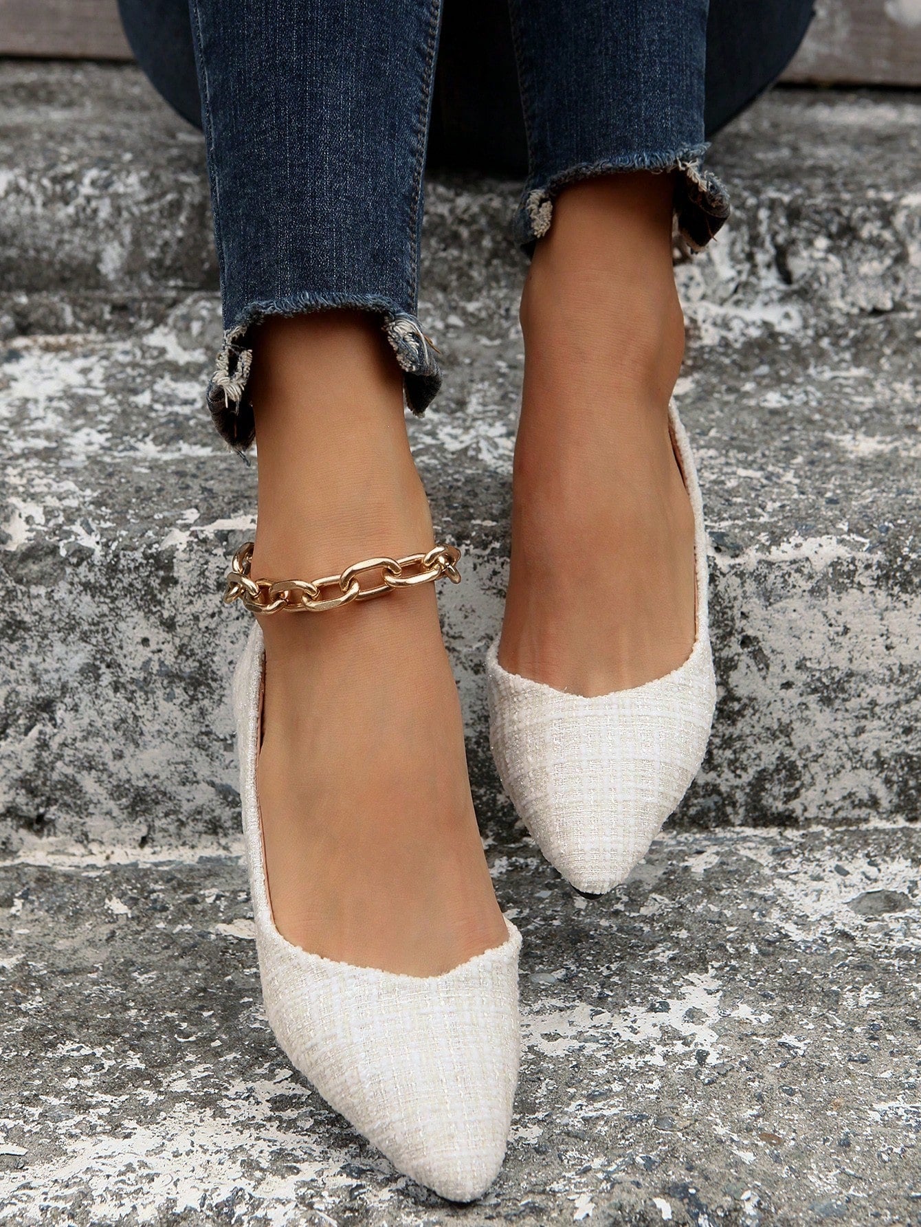2025 Autumn Fashionable Women's Flat Hollow-Out Shoes, Comfortable And Slip-Resistant