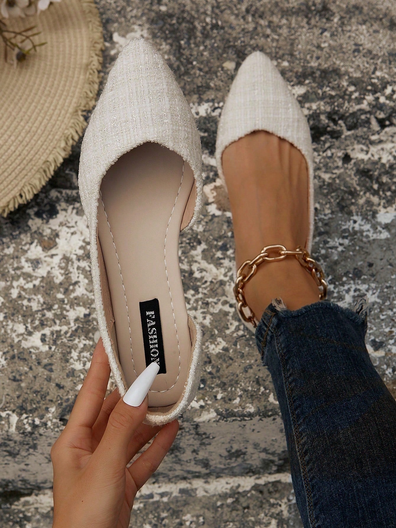 2025 Autumn Fashionable Women's Flat Hollow-Out Shoes, Comfortable And Slip-Resistant