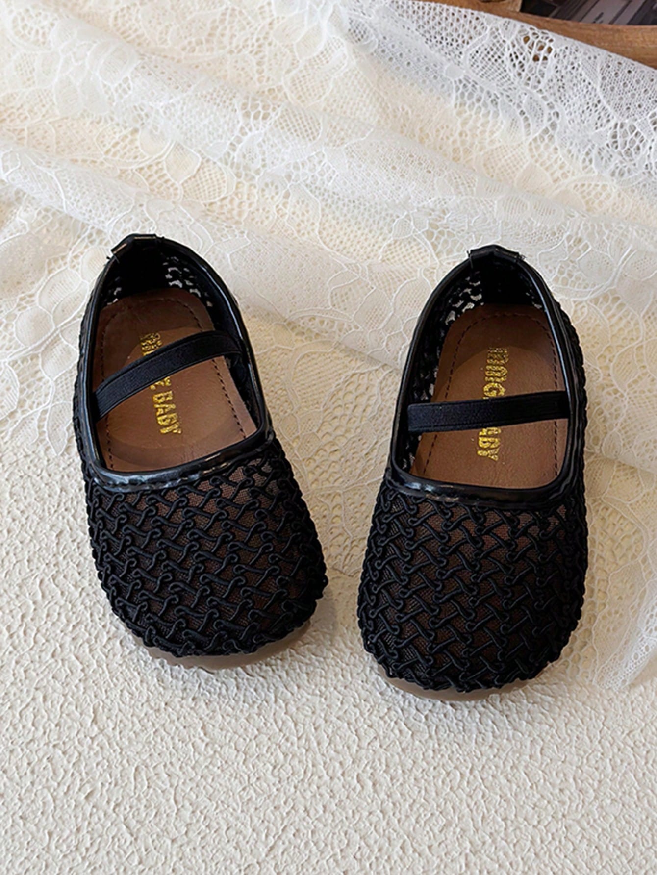 2026 Spring/Summer Girls' Breathable Woven Soft Sole Mesh Slip-On Shoes, Versatile Shoes With Hollow Design, Fresh And Non-Stuffy, Soft Lining Fits Foot Shape, Non-Slip Wear-Resistant Outsole For Stab