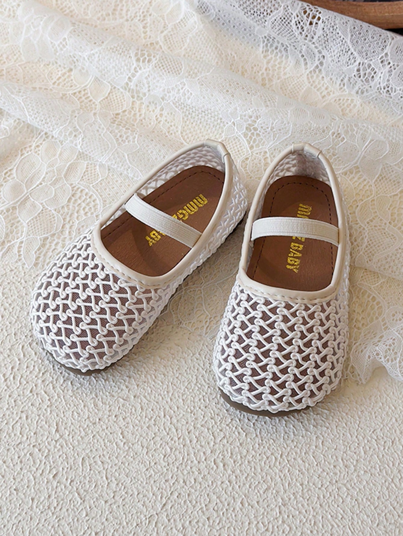 2026 Spring/Summer Girls' Breathable Woven Soft Sole Mesh Slip-On Shoes, Versatile Shoes With Hollow Design, Fresh And Non-Stuffy, Soft Lining Fits Foot Shape, Non-Slip Wear-Resistant Outsole For Stab