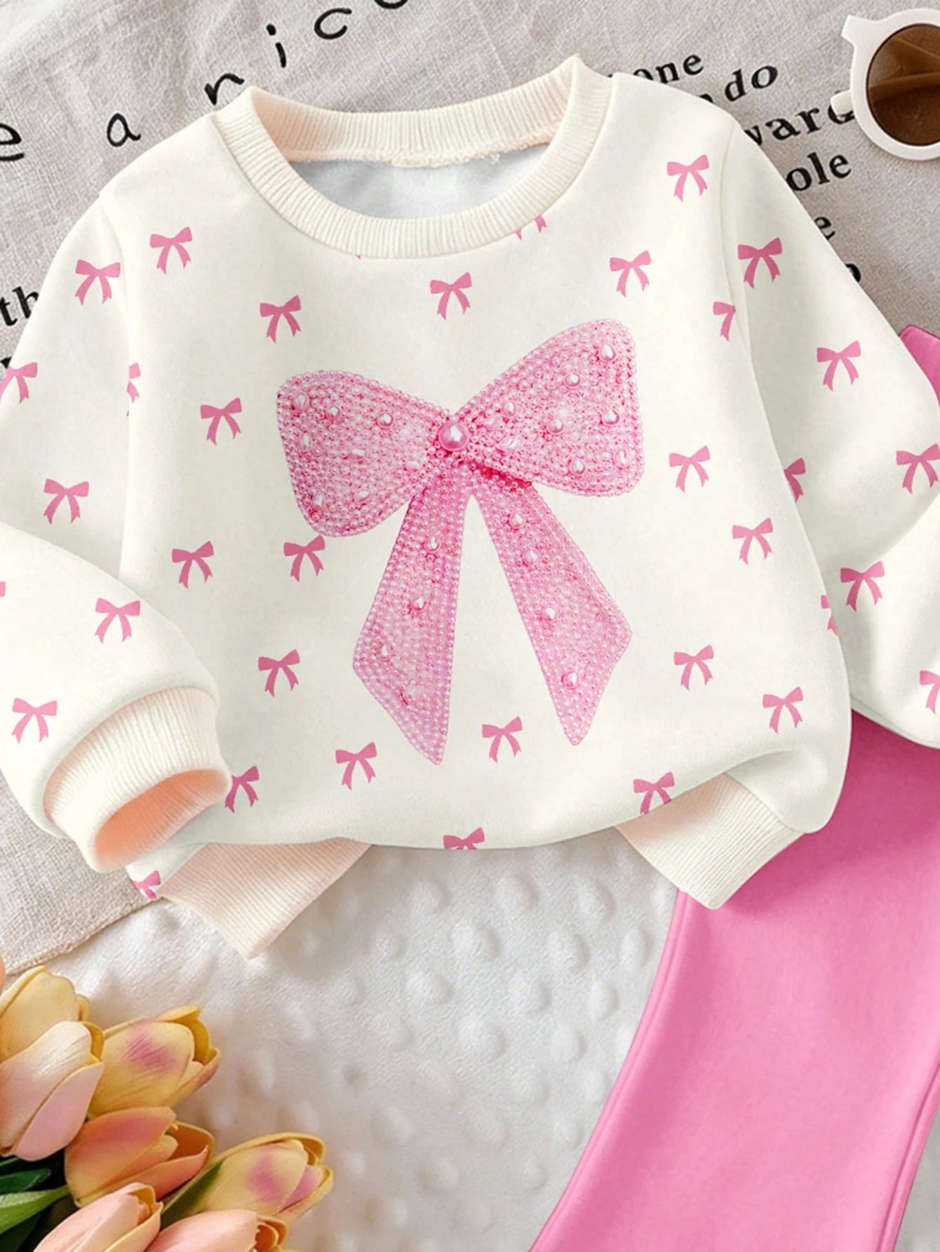 2pcs Baby Girl Casual Fashion Simple Sweet 3D Faux Embroidery Bow Print Crew Neck Sweatshirt And Solid Color Flared Pants Set, Suitable For Autumn/Winter, Daily, Outdoor Wear, Basic Versatile, Fashion