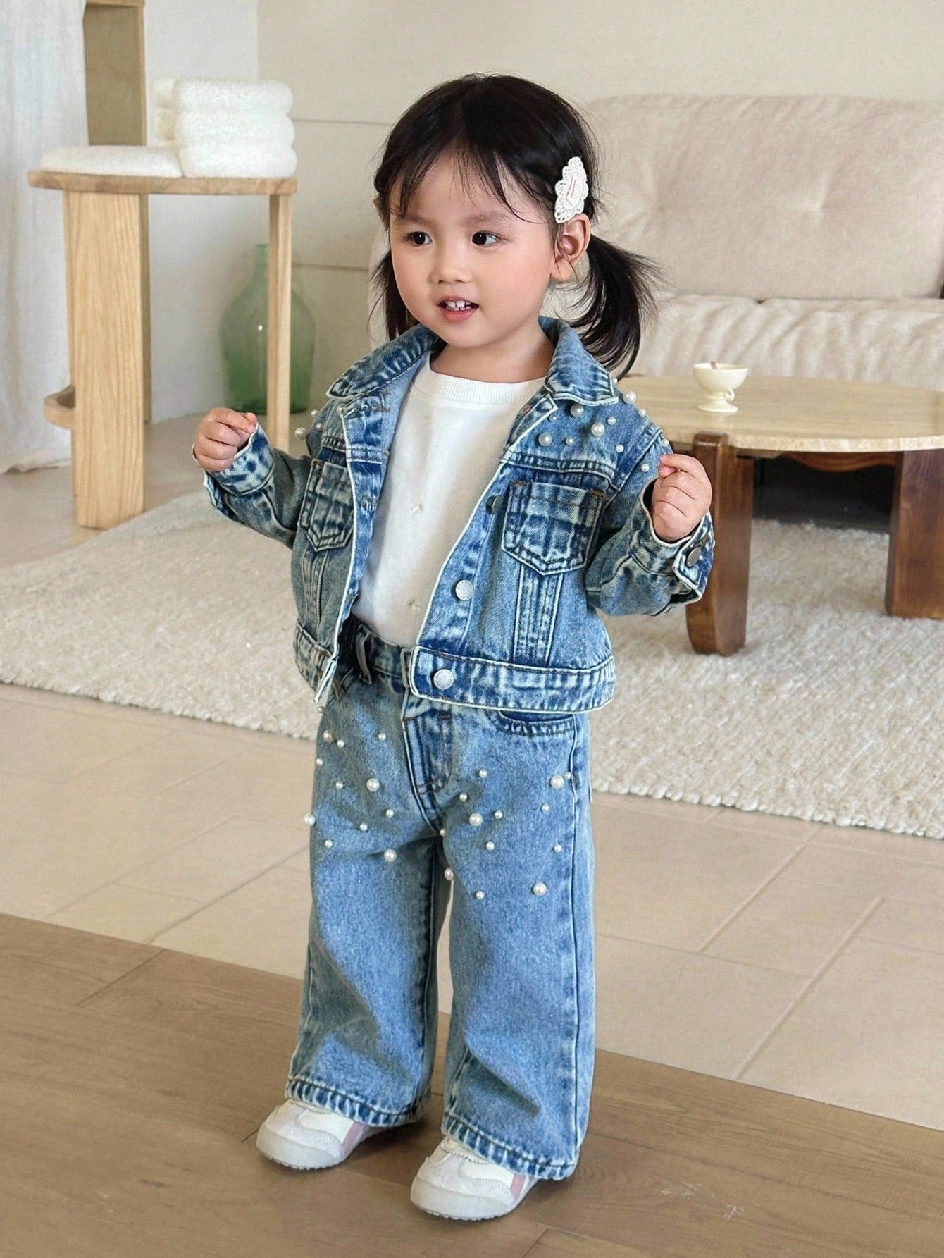 2pcs Baby Girls' Y2K White Pearl Decor Blue Denim Lapel Long Sleeve Jacket And Loose Fit Pants Set,Pearl Decoration Set,Fall Clothes,Autumn Clothes Winter