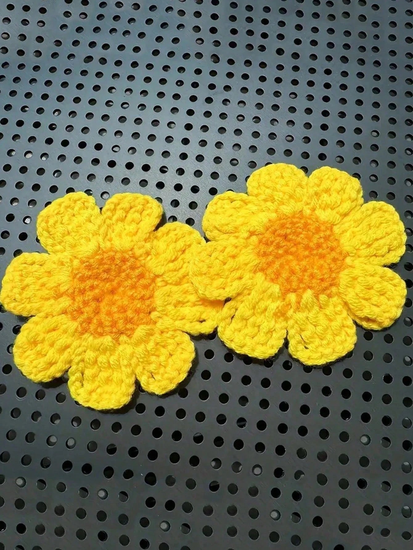 2pcs Handmade Knitted Floral Coasters, Cute Daisy Flower Car Cup Mats, Handcrafted Car Interior Decor Coasters