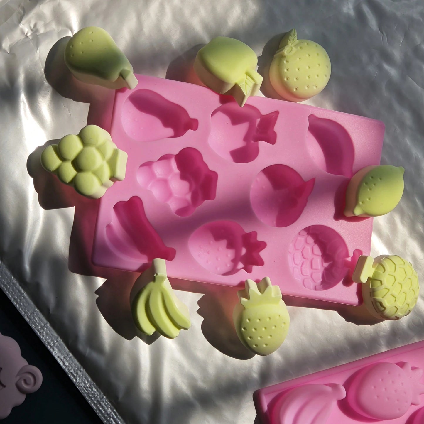2pcs Reusable Silicone Mold Set, Includes 8 Different Fruit & Sea Animal Designs, Easy To Clean & Release, Multipurpose Mold For Plaster, Soap, Candle, Jewelry DIY, Home Decor, Valentine's Day & New Y