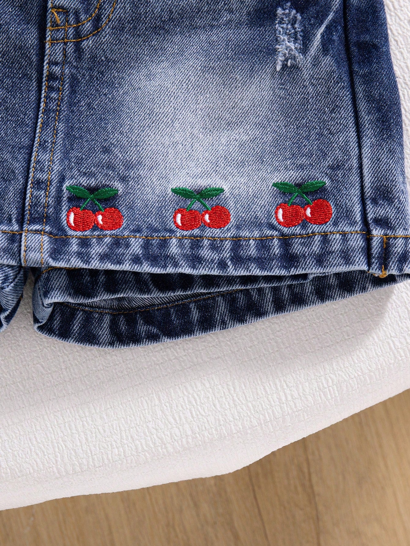 2pcs/Set Baby Girls Summer Cute Vacation Outfit Knitted Polo Collar Splice Color Block Cherry Embroidery Crop Top And Denim Skort Blue And White