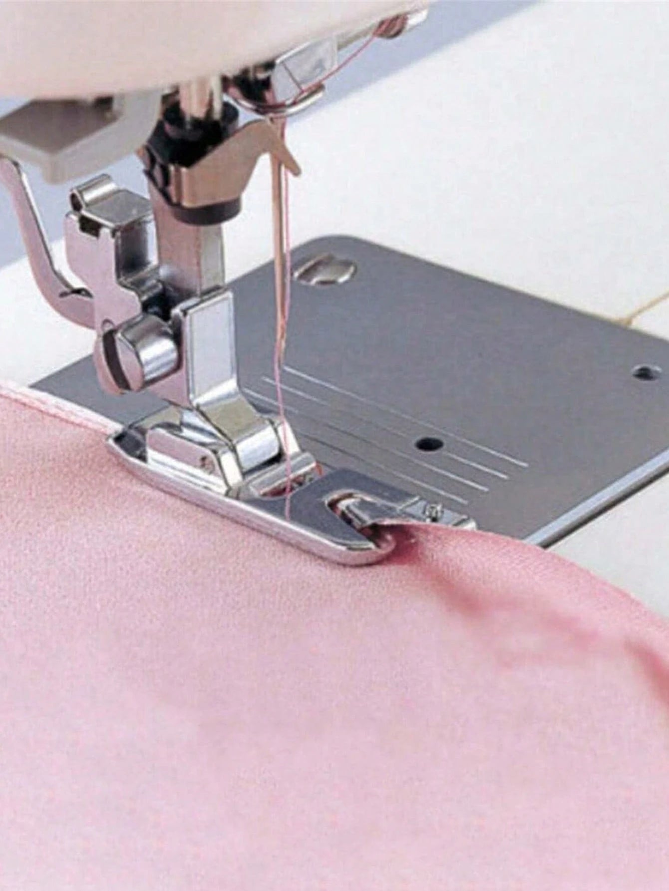 3 Piecesrolled Hem Presser Foot Set 3/4/6mm, Can Create Neat And Perfect Hems, Narrow Hem Presser Foot Set, Suitable For All Low-Shank Singer, Brother, Babylock, Euro-Pro, Janome, White, Elna Sewing M