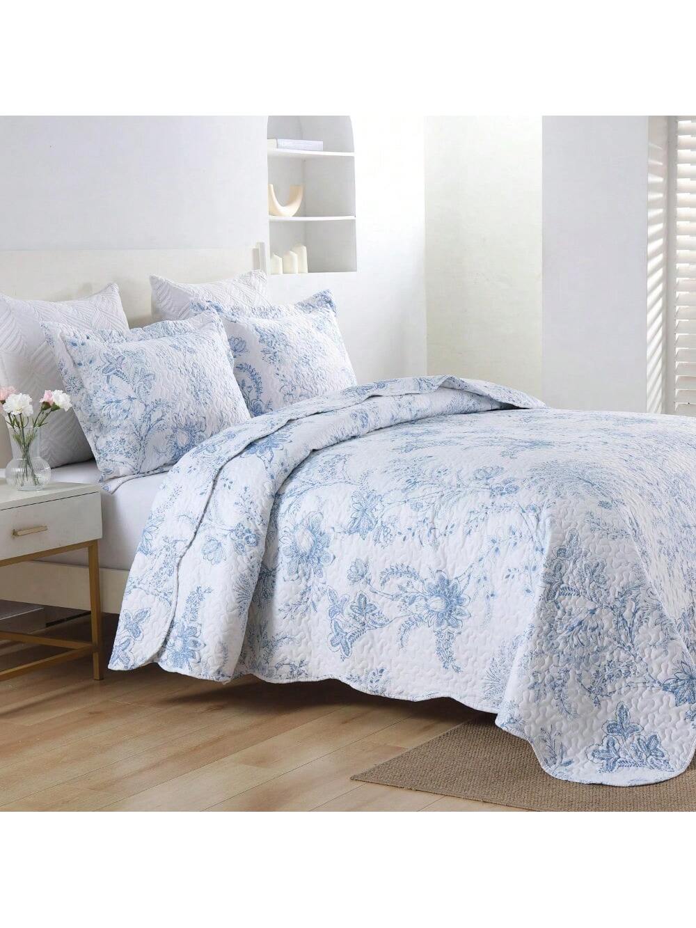 3PCS White Blue Plant Print Quilt Set Bedspread Cover Polyester Soft And Lightweight, With Two Pillowcases, Queen/KingSizs, Machine Washable, All Season