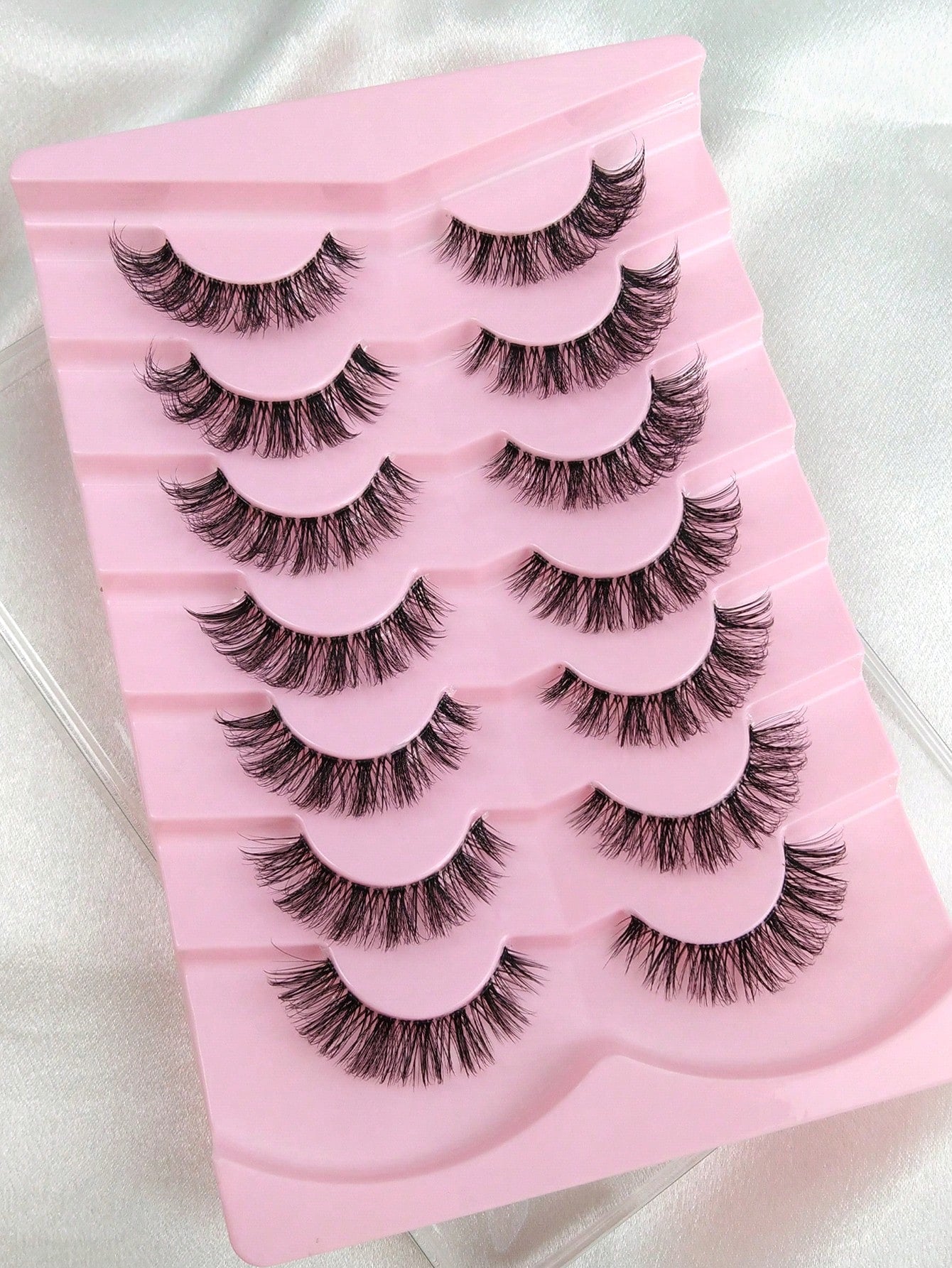 7 Pairs Fox Eye False Eyelashes Cat Eye Lashes Transparent Band Wispy Eyelashes Natural Look Long Faux Mink Lashes Strip Lashes Winged End Eye Elongated Eyelashes Faux Mink Eyelashes Makeup Strip Lash
