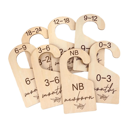 7PCS/1SET Double-Sided Wooden Baby Age Clothes Divider Board, Baby Shower Wooden Baby Closet Partition Board, Clothes Size Divider Board, Wooden Cutting Wardrobe Storage Hanger Hanging Board, Small Ol