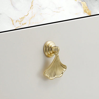 8PCS Luxury Ginkgo Leaf Pendant Cabinet Handles, French Retro Zinc Alloy Wardrobe Drawer Knobs, And Modern Chinese Style Fan-Shaped Furniture Door Handles; Suitable For Kitchens, Dressing Tables, And