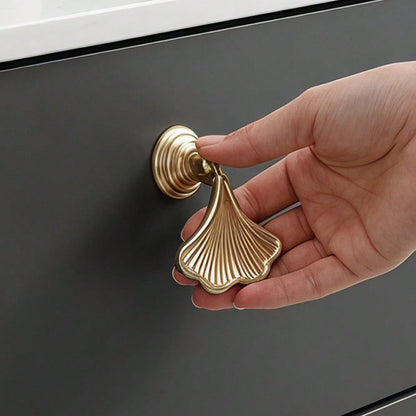 8PCS Luxury Ginkgo Leaf Pendant Cabinet Handles, French Retro Zinc Alloy Wardrobe Drawer Knobs, And Modern Chinese Style Fan-Shaped Furniture Door Handles; Suitable For Kitchens, Dressing Tables, And