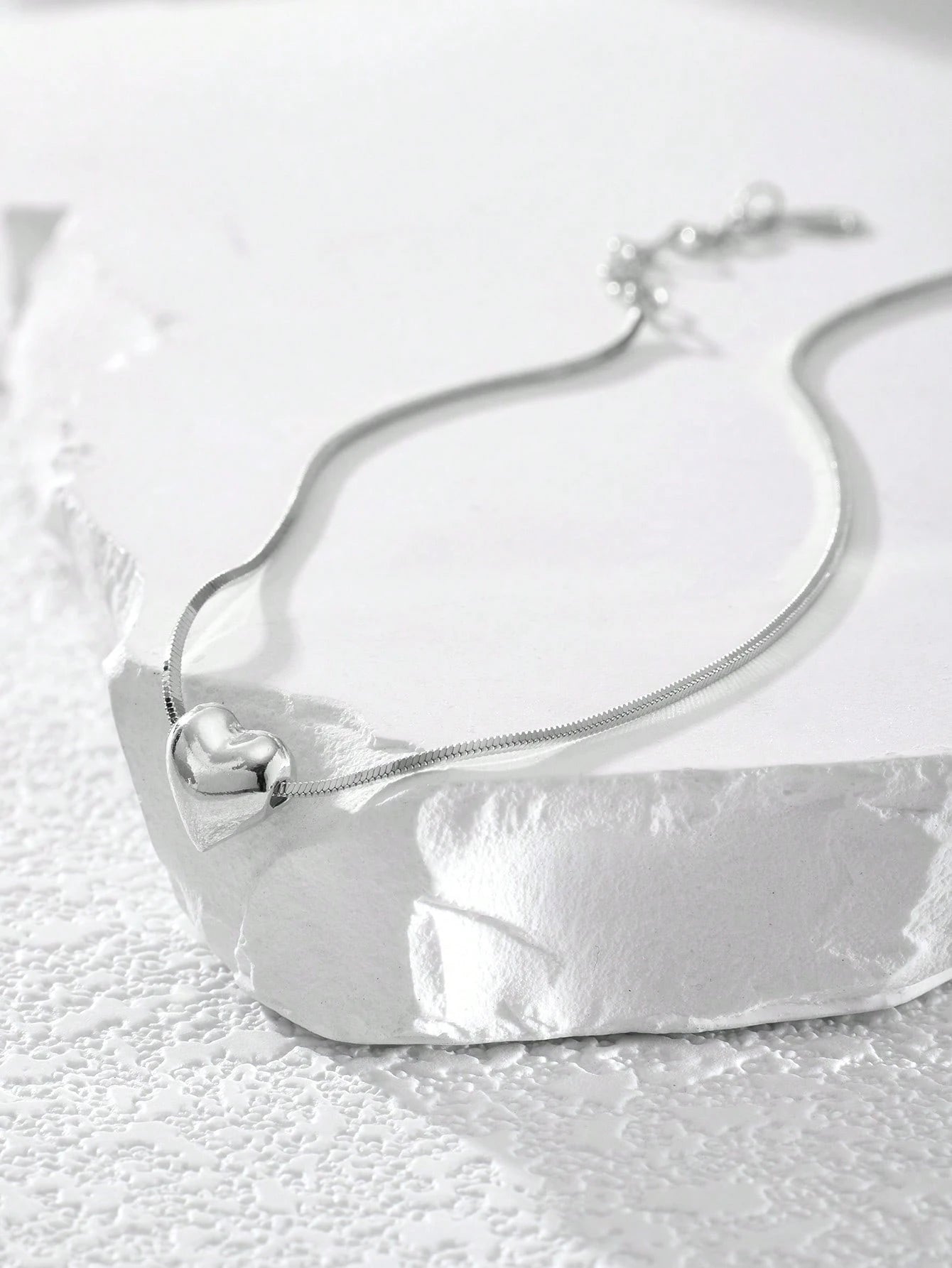 A Minimalist 3D Heart-Shaped Anklet Made Of 925 Sterling Silver, Perfect For Women To Wear Daily Or On Summer Vacations