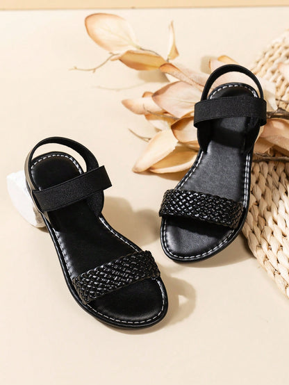 A Pair Of Children's Favorite Sandals, New Children's Sandals, Fashion, School Style, Soft Sole, Comfortable Sandals, Family Slippers, Holiday Style, Boys And Girls Like Sandals