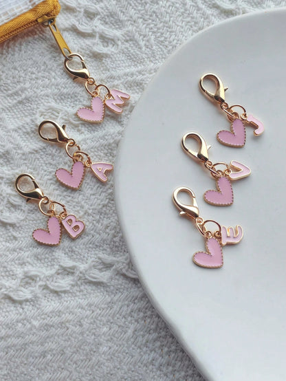 A-Z Letter Fashionable Cute Heart-Shaped Keychain, With Lobster Clasp, Heart Pendant And Creative Letter Keychain. Suitable For Decorating Various Bags, Backpacks, Car Keys, Also An Excellent Gift Cho