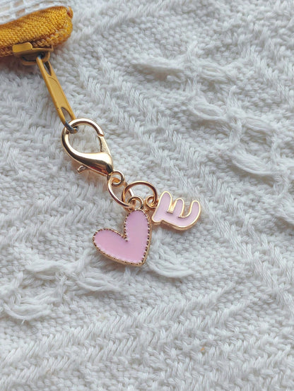 A-Z Letter Fashionable Cute Heart-Shaped Keychain, With Lobster Clasp, Heart Pendant And Creative Letter Keychain. Suitable For Decorating Various Bags, Backpacks, Car Keys, Also An Excellent Gift Cho
