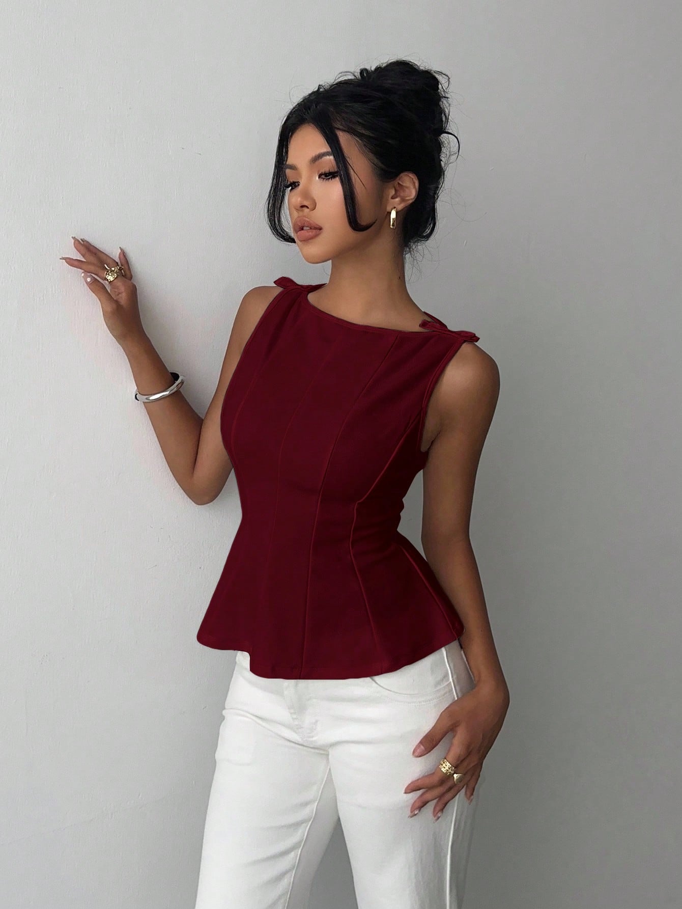 Aloruh Women's Elegant Sleeveless Blouse For Commuting, Minimalist Design Wine Red Top