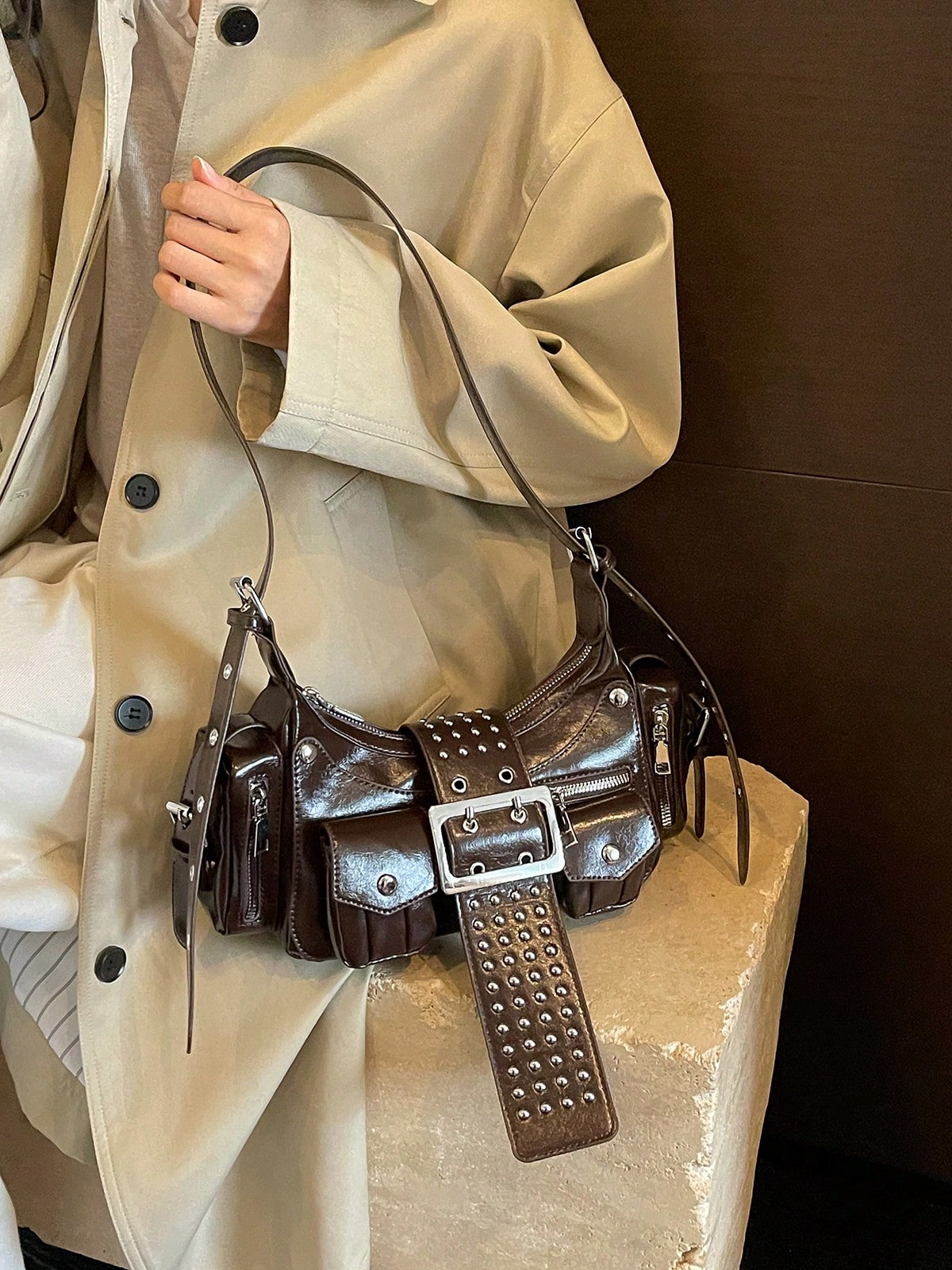American Retro Motorcycle Style Glossy Underarm Bag For Women, Multi-Pocket Rivet Belt Decor Distressed Oil Wax PU Baguette Bag, Wide Rivet Shoulder Strap Cool Chic Shoulder Crossbody Small Bag