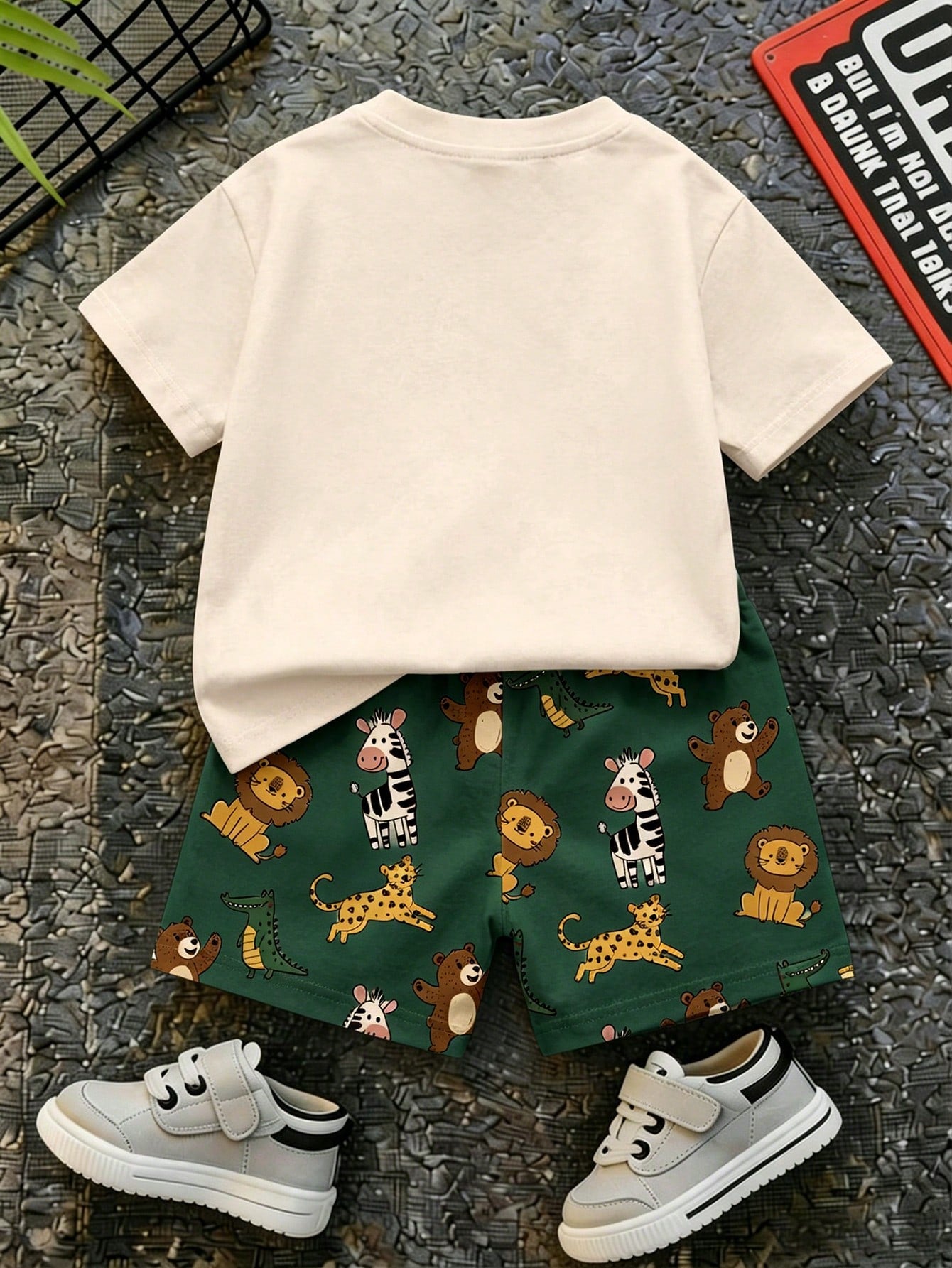 Baby Boy Casual Cartoon Print T-Shirt And Shorts Set, Suitable For Summer