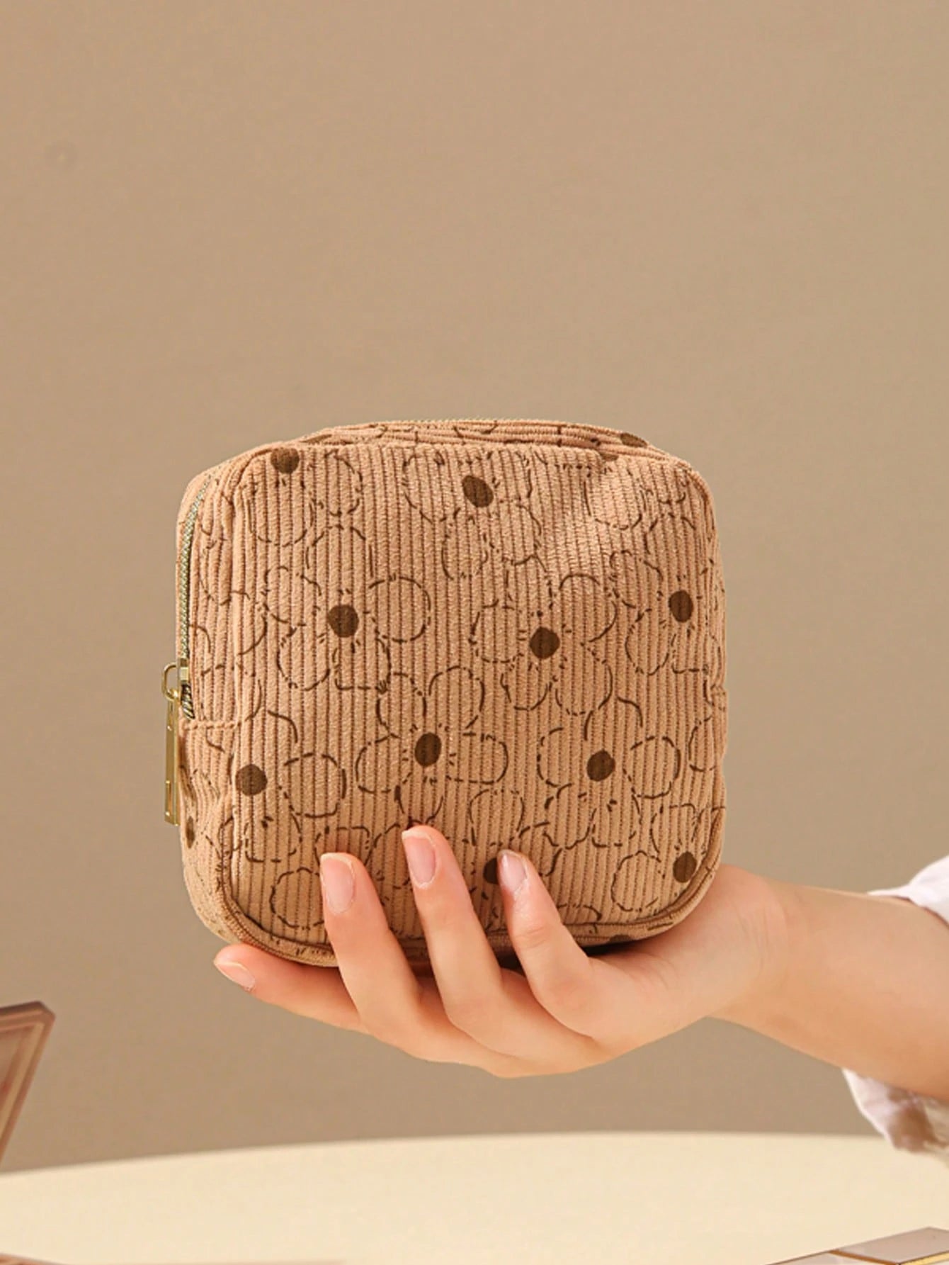 Corduroy Makeup Bag For Women 2025 New Portable Travel Toiletry Bag, Cosmetic Organizer Pouch For Lipstick, Makeup Tools, Sanitary Pads And Tampons Storage