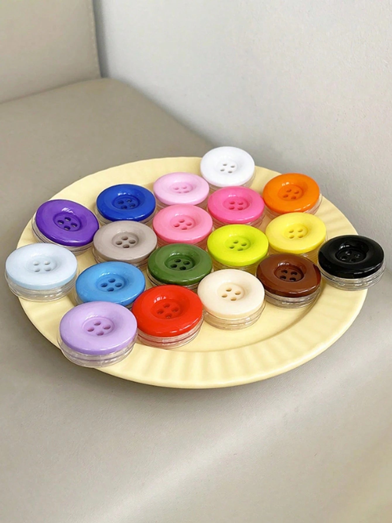 Cute Button-Style Telescopic Mobile Phone Holder- Foldable Integrated Lazy Stand, Suitable For Desk Office And Entertainment, Back Sticky Stable Support, Universal Portable Design, Mobile Phone Back
