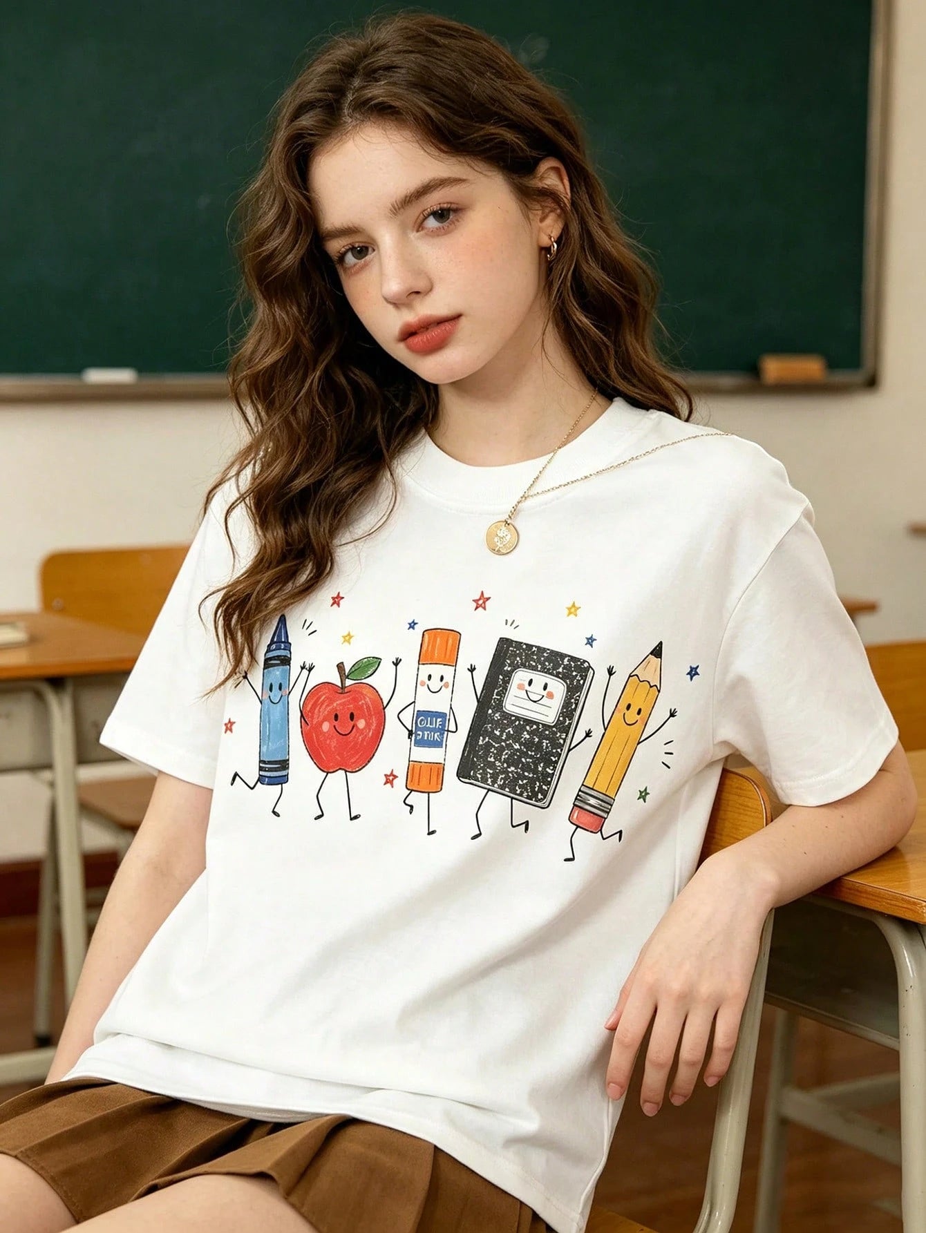 Cute Cartoon School Supplies Graphic Tee Preppy Teacher Student T-Shirt Kindergarten Back To School Top Smiling Apple Crayon Pencil Graphic Clothes