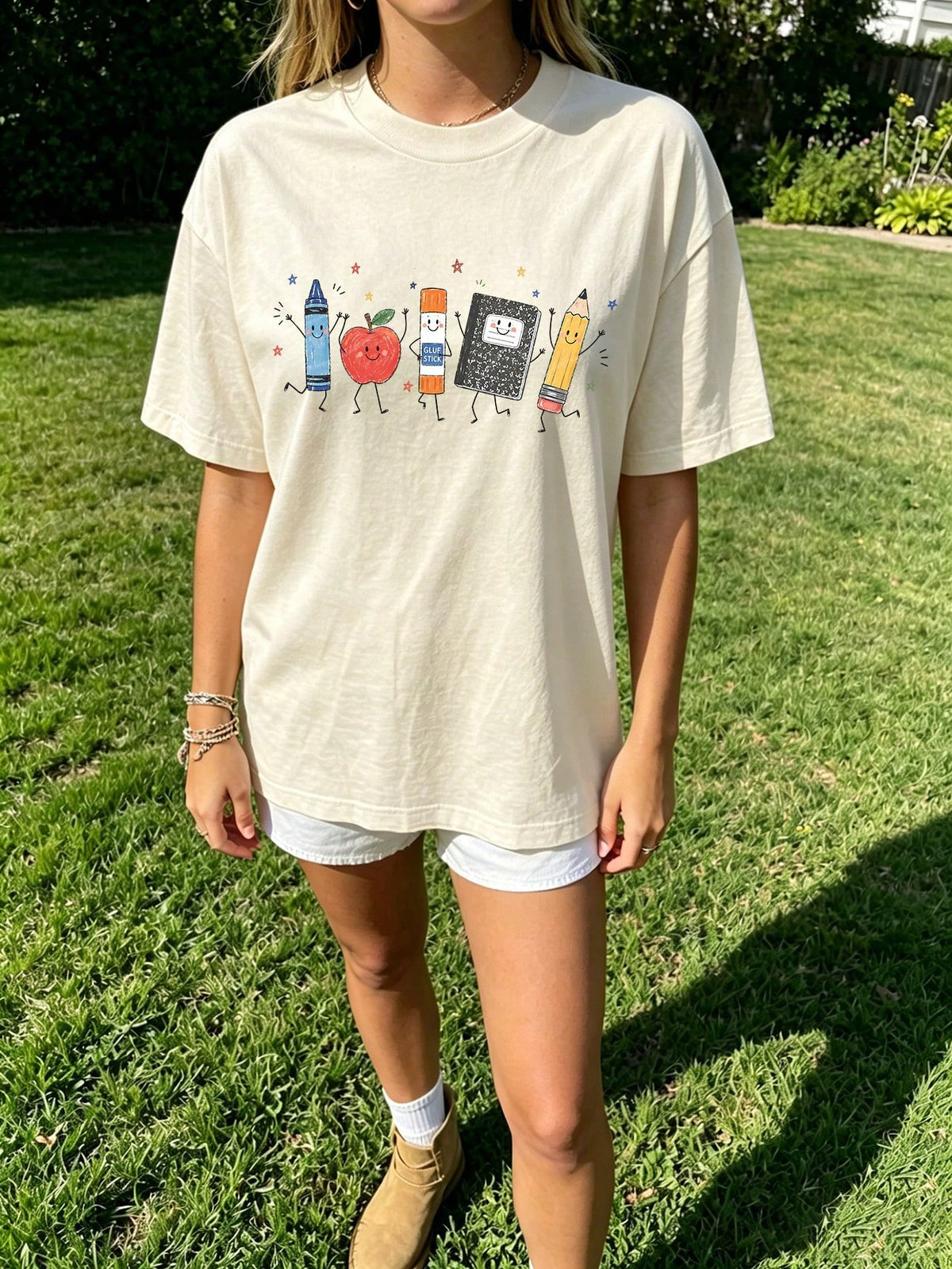 Cute Cartoon School Supplies Graphic Tee Preppy Teacher Student T-Shirt Kindergarten Back To School Top Smiling Apple Crayon Pencil Graphic Clothes