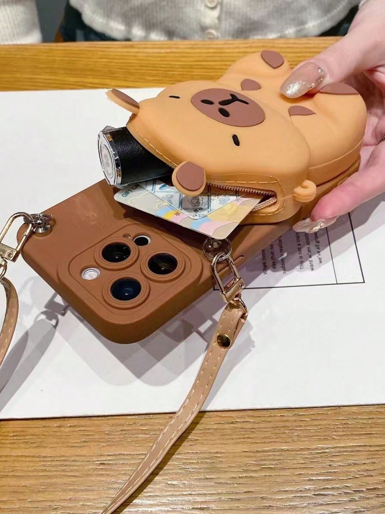 Cute Creative Capybara Element Silicone 1pc Capybara Design Crossbody Card Holder Case, Fashion Phone Case Compatible With IPhone 11 12 13 14 15 16 17 Pro Max (The Card Holder Case Is Made Of Soft Sil