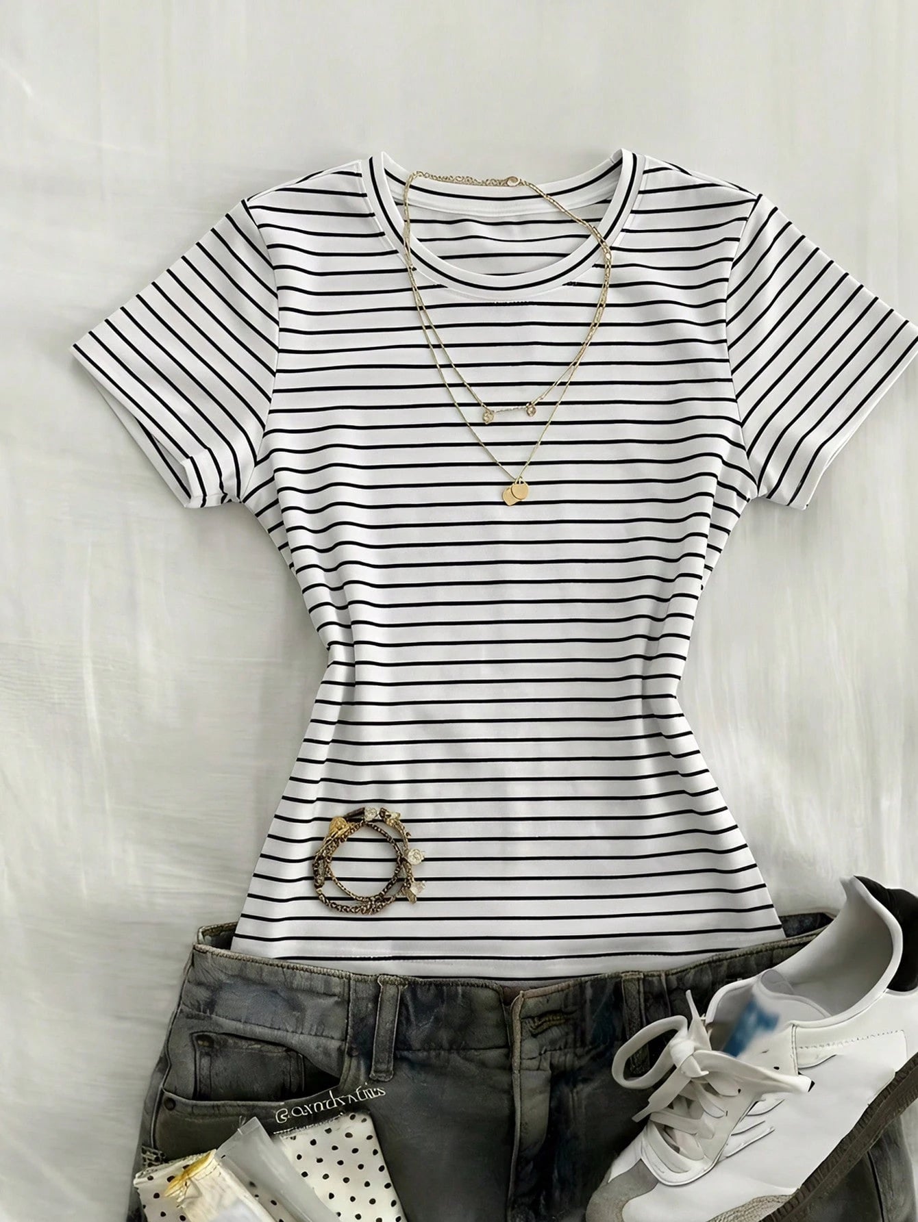 DAZY Solid Color Round Neck Fitted Short Sleeve Women's T-Shirt Summer
