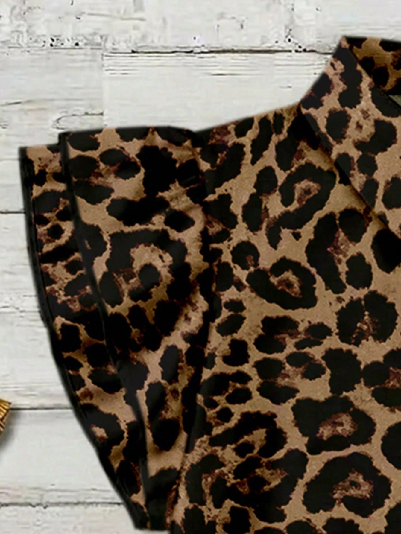 EMERY ROSE Mother's Day Vacation Style Plus Size Women's Loose Fit V-Neck Double Ruffle Cap Sleeve Leopard Print Shirt, Suitable For Summer