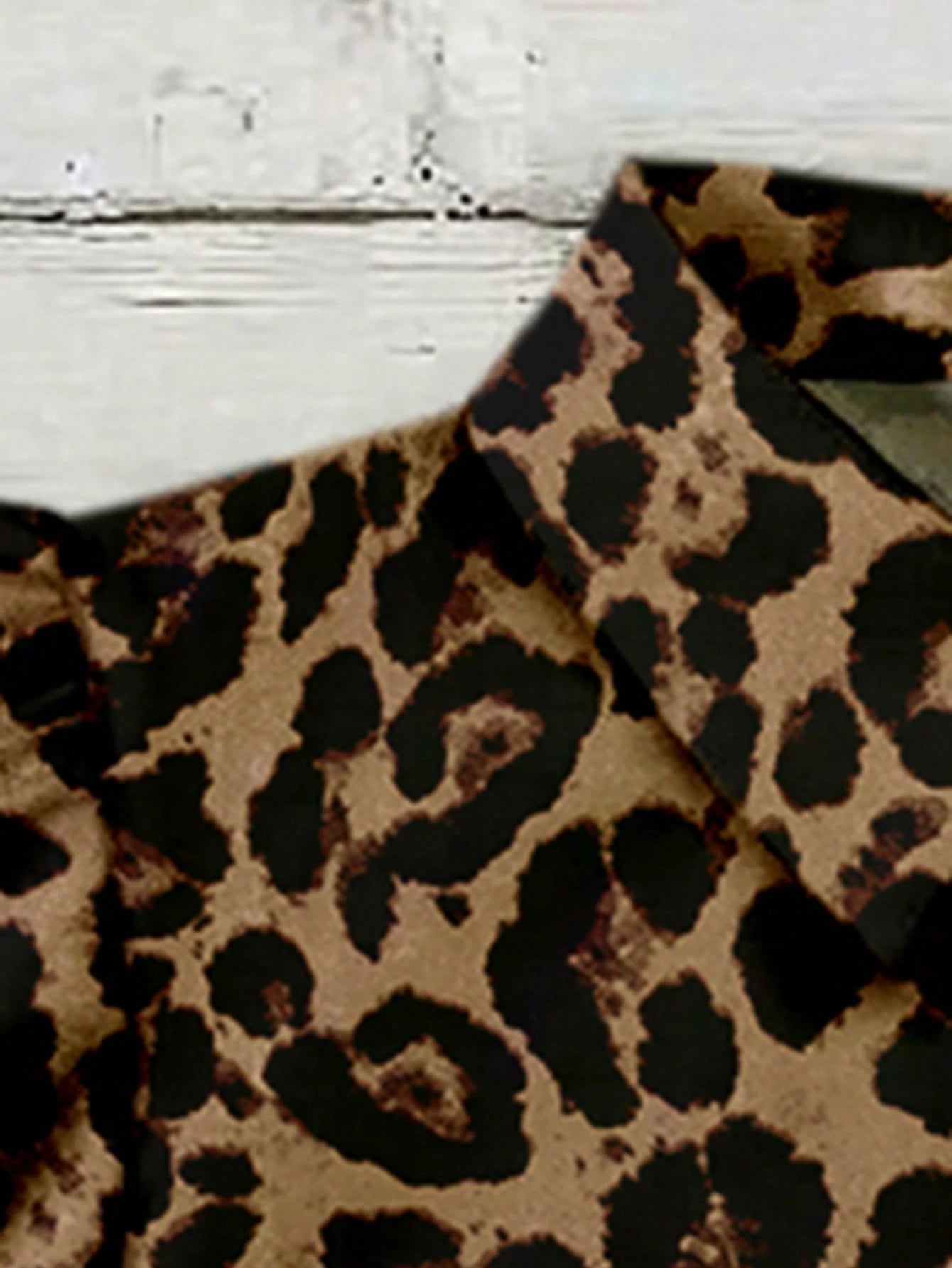 EMERY ROSE Mother's Day Vacation Style Plus Size Women's Loose Fit V-Neck Double Ruffle Cap Sleeve Leopard Print Shirt, Suitable For Summer