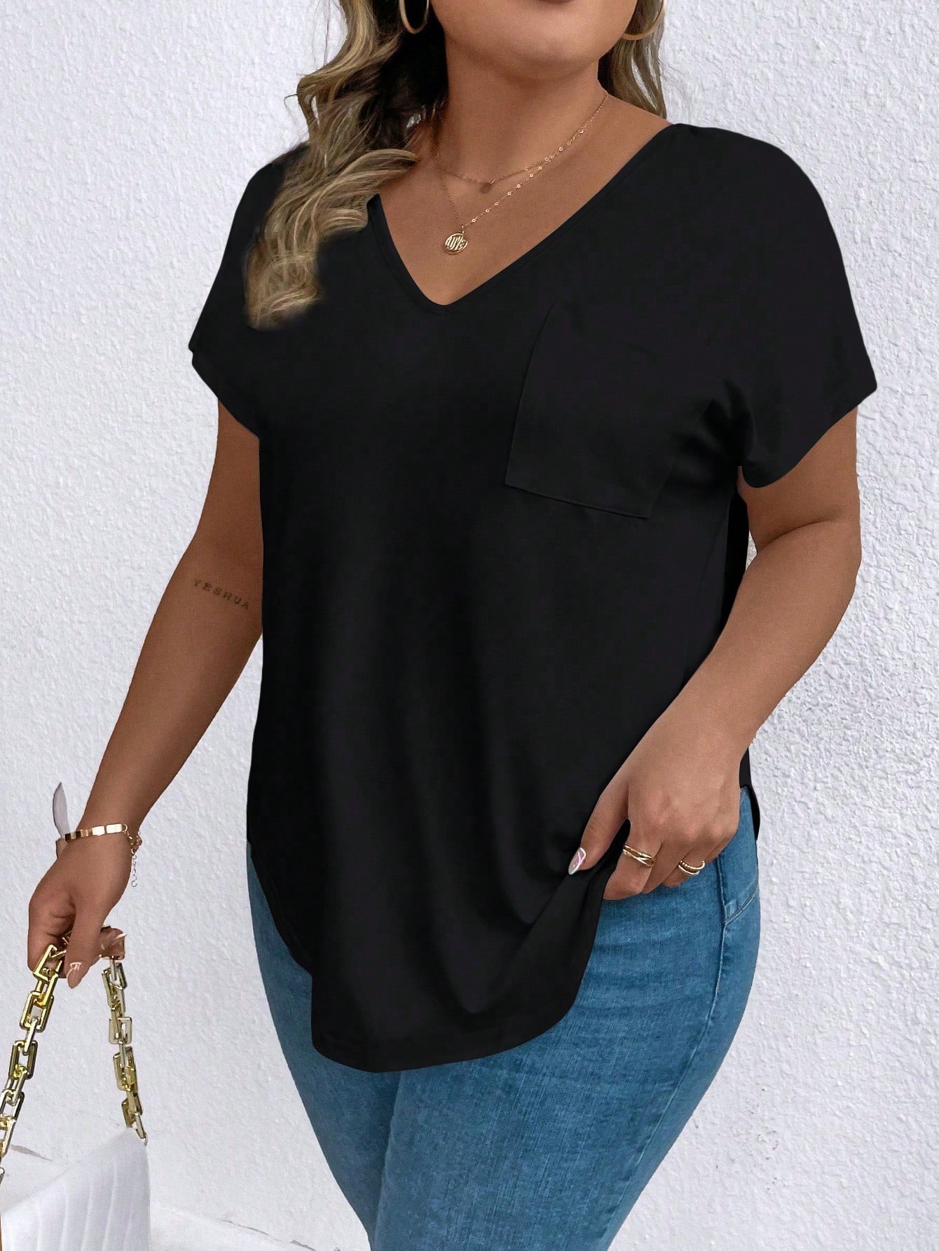 EMERY ROSE Plus Size Solid Color V-Neck Short Sleeve Casual T-Shirt