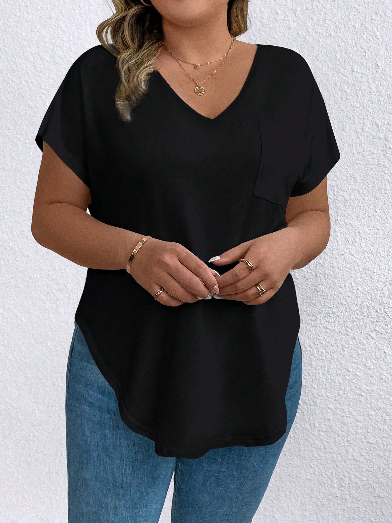 EMERY ROSE Plus Size Solid Color V-Neck Short Sleeve Casual T-Shirt