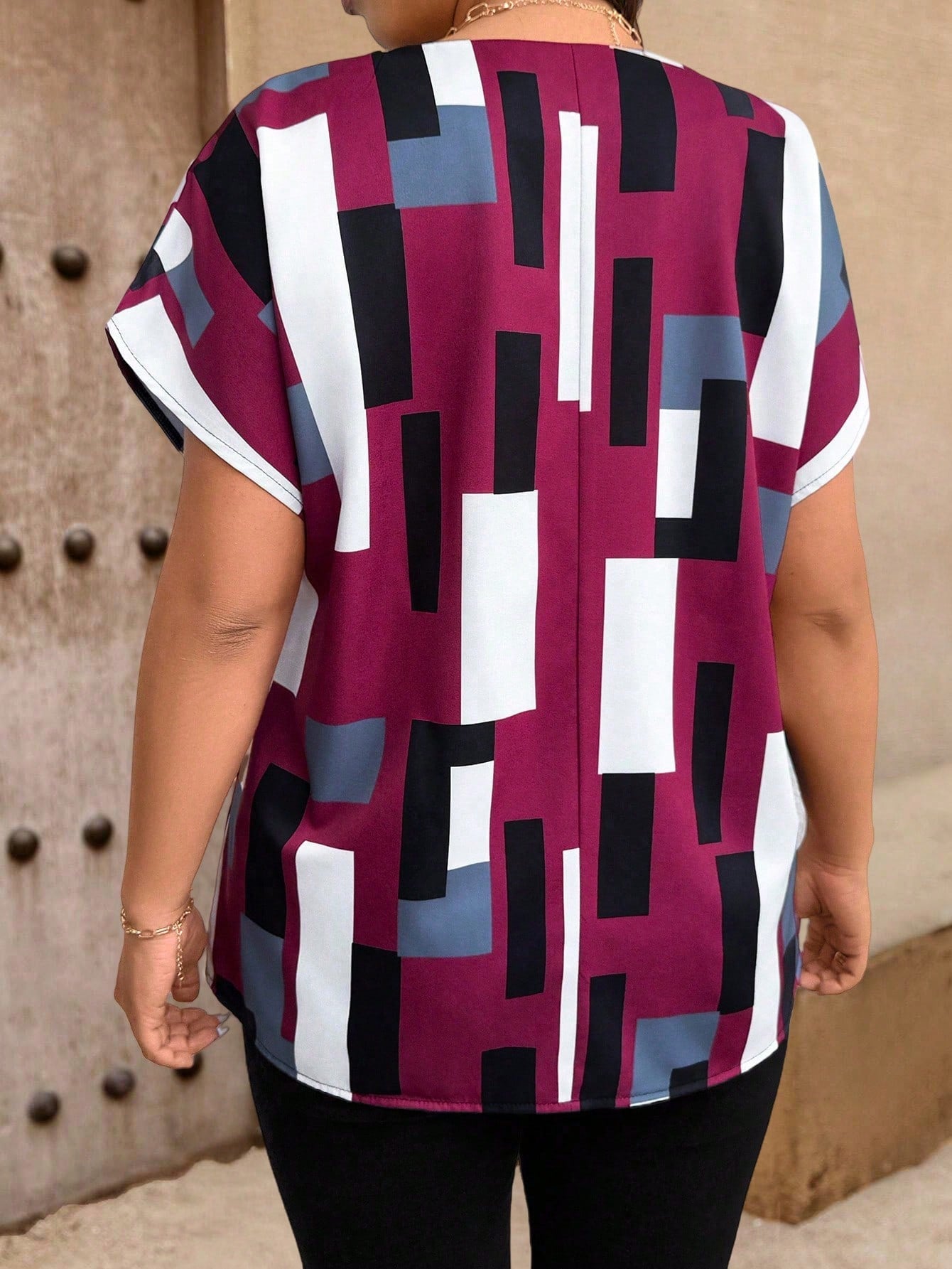 EMERY ROSE Plus Size Women's Geometric Print Short Sleeve Casual Shirt Blouse