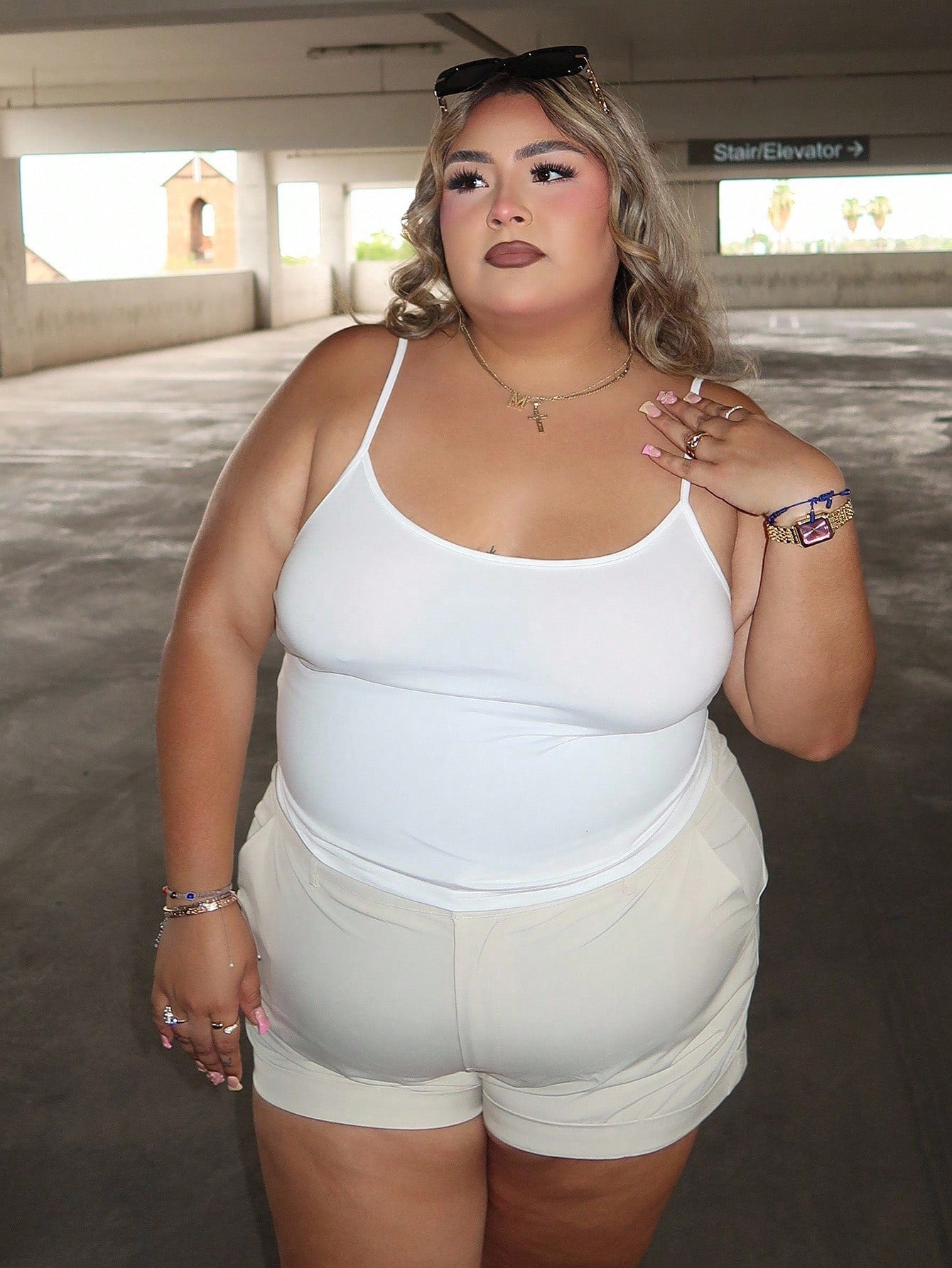 Enliva Melanieangelese Casual White Cropped Cami Tank Top, Fitted Plus Size Women Summer Spaghetti Strap And Tank Back To School, For Apple Rounded Body Shape