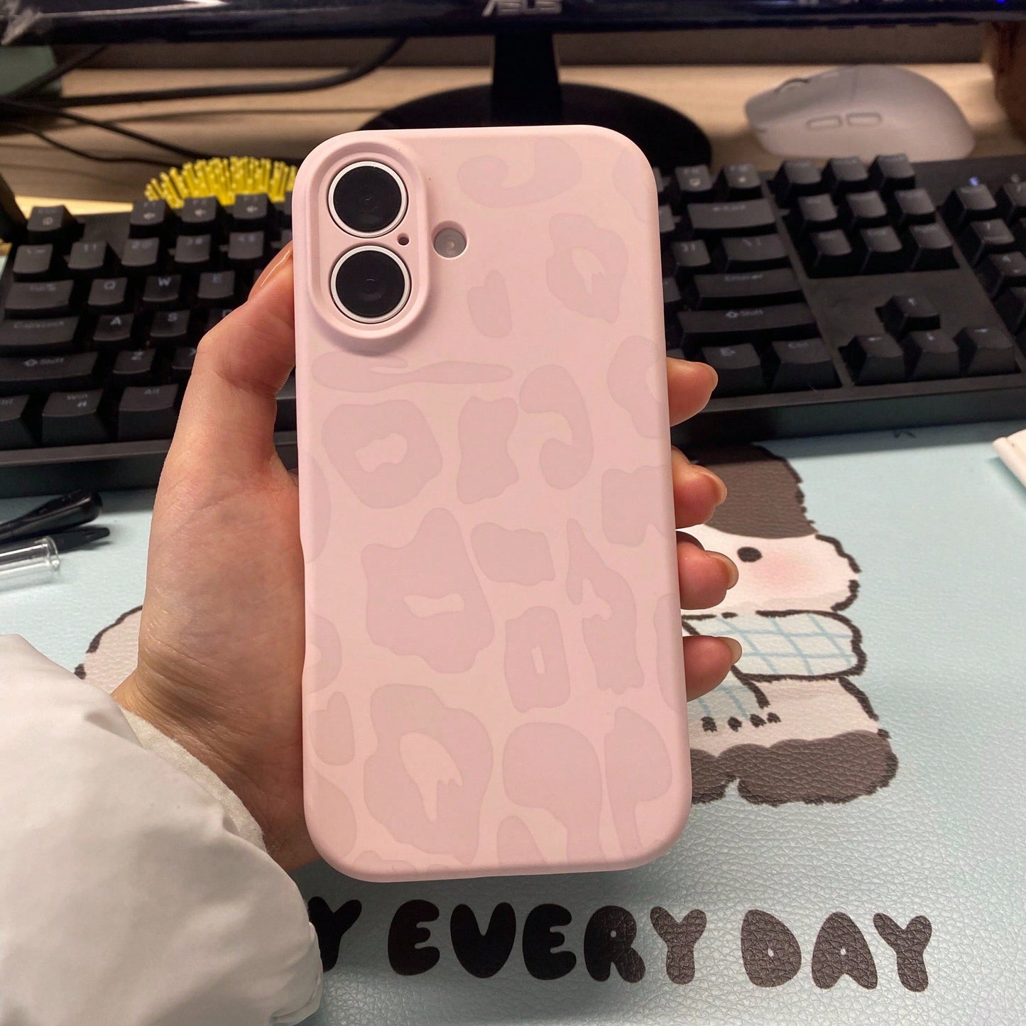 Fashionable Pink Leopard Print Phone Case Compatible With IPhone 17 Pro Max/17 Pro/17/16 Pro Max/16/16 Pro/15/15 Pro Max/15 Pro/11/12/13/14 Pro Max/12 Pro/12 Pro Max/13 Pro/13 Pro Max/14 Pro/14 Pro Ma