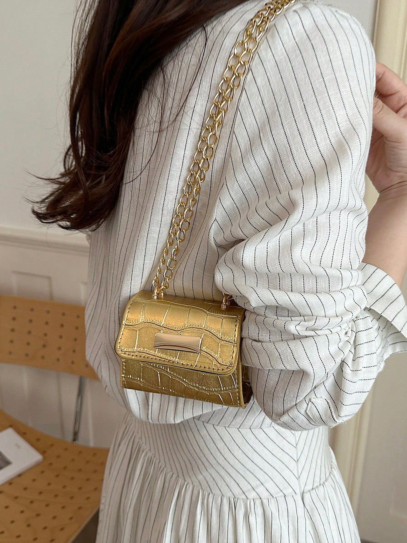 Fashionable Ultra Mini Crocodile Embossed Flap Shoulder Bag, Crossbody Bag, Metal Hardware Decoration, Metal Chain Strap, Suitable For Women Shopping, Dating, Gifts And Daily Use