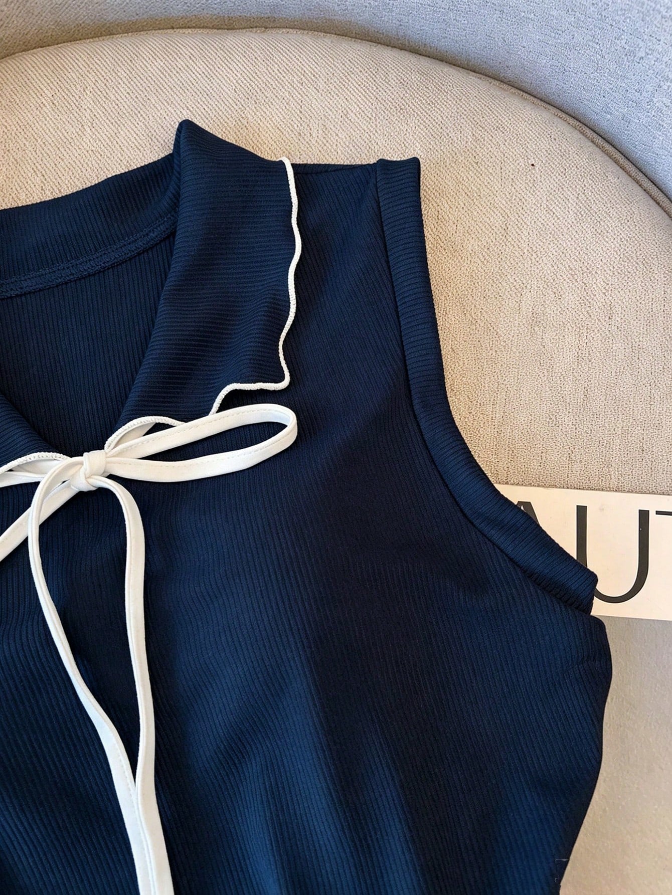 Franclia Spring/Summer Minimalist Cute Navy Blue And White Sleeveless Collared Top, Contrast Color Tie Bow Decor, Loose Short Length Women's Vest