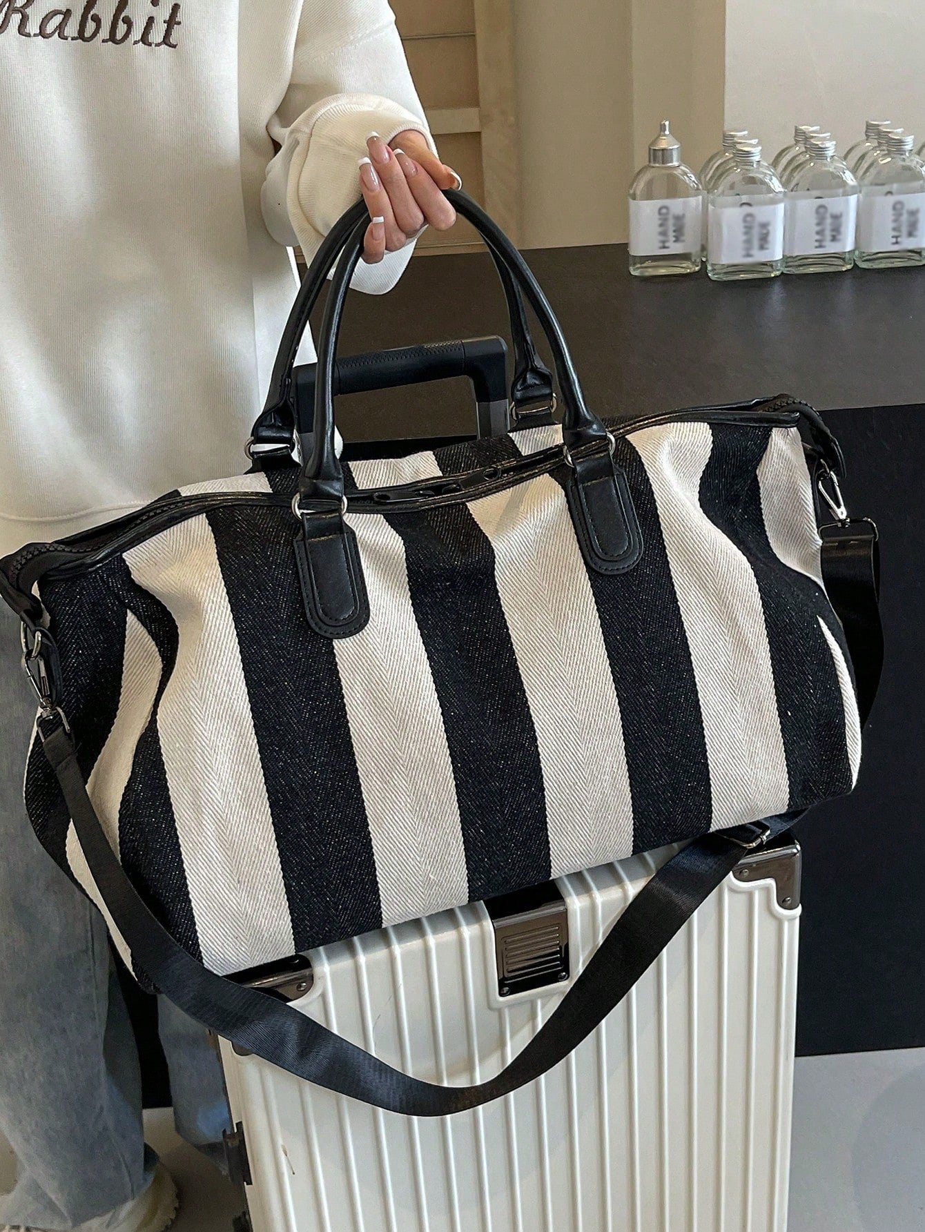 High End Travel Bag, Large Capacity Clothing Storage Bag, Portable Business Travel Boarding Luggage Bag, Stylish Contrasting Striped Design Bag