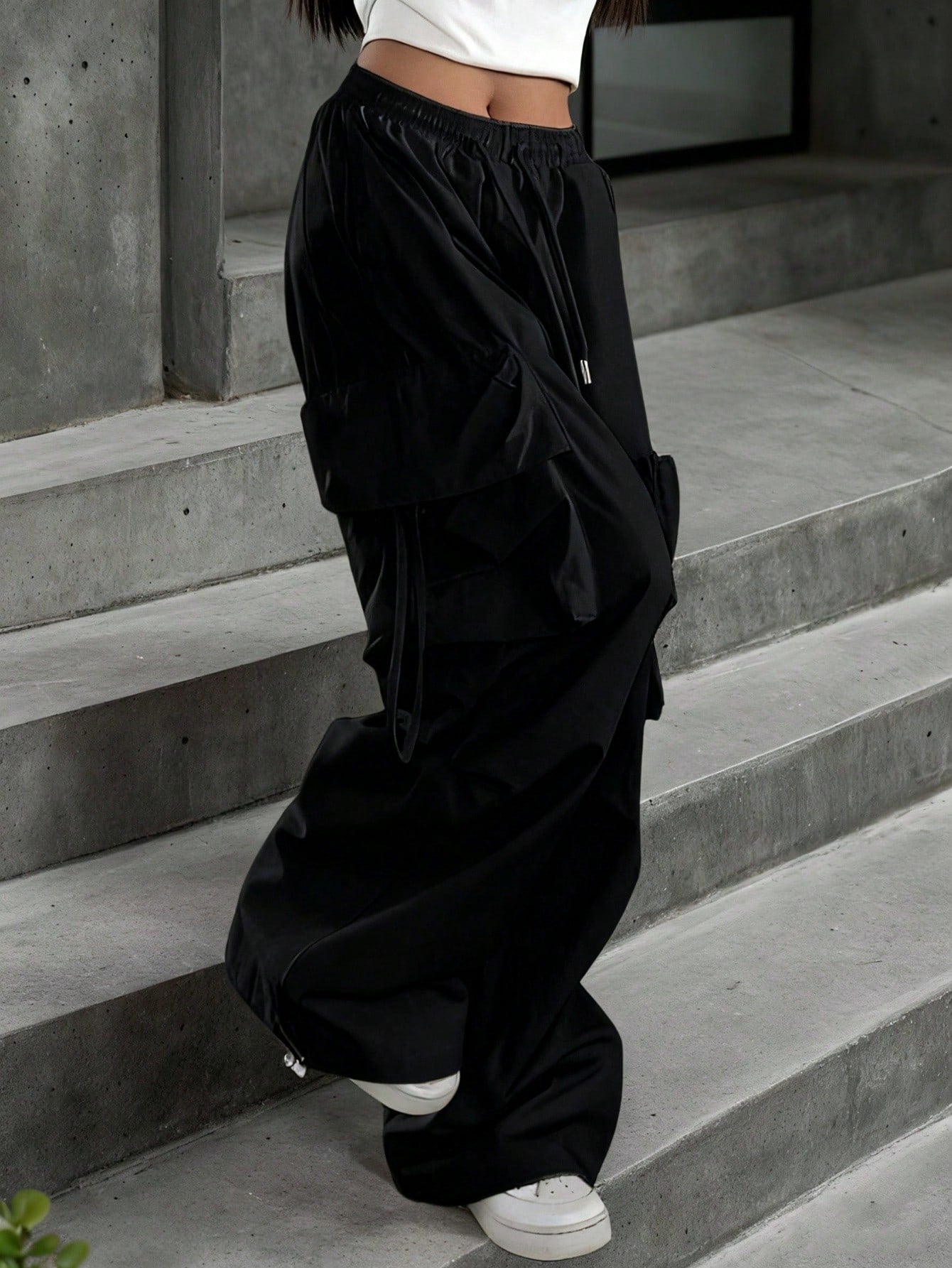 High Waist Flap Pocket Drawstring Waist Elastic Hem Pleated Casual Wide Leg Parachute Cargo Pants, Street Style Black Spring