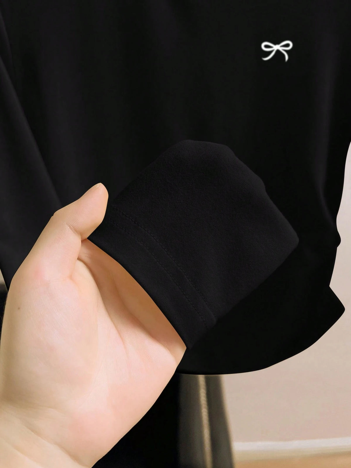 INAWLY Women's Round Neck Black Long Sleeve Bow Printed Casual T-Shirt