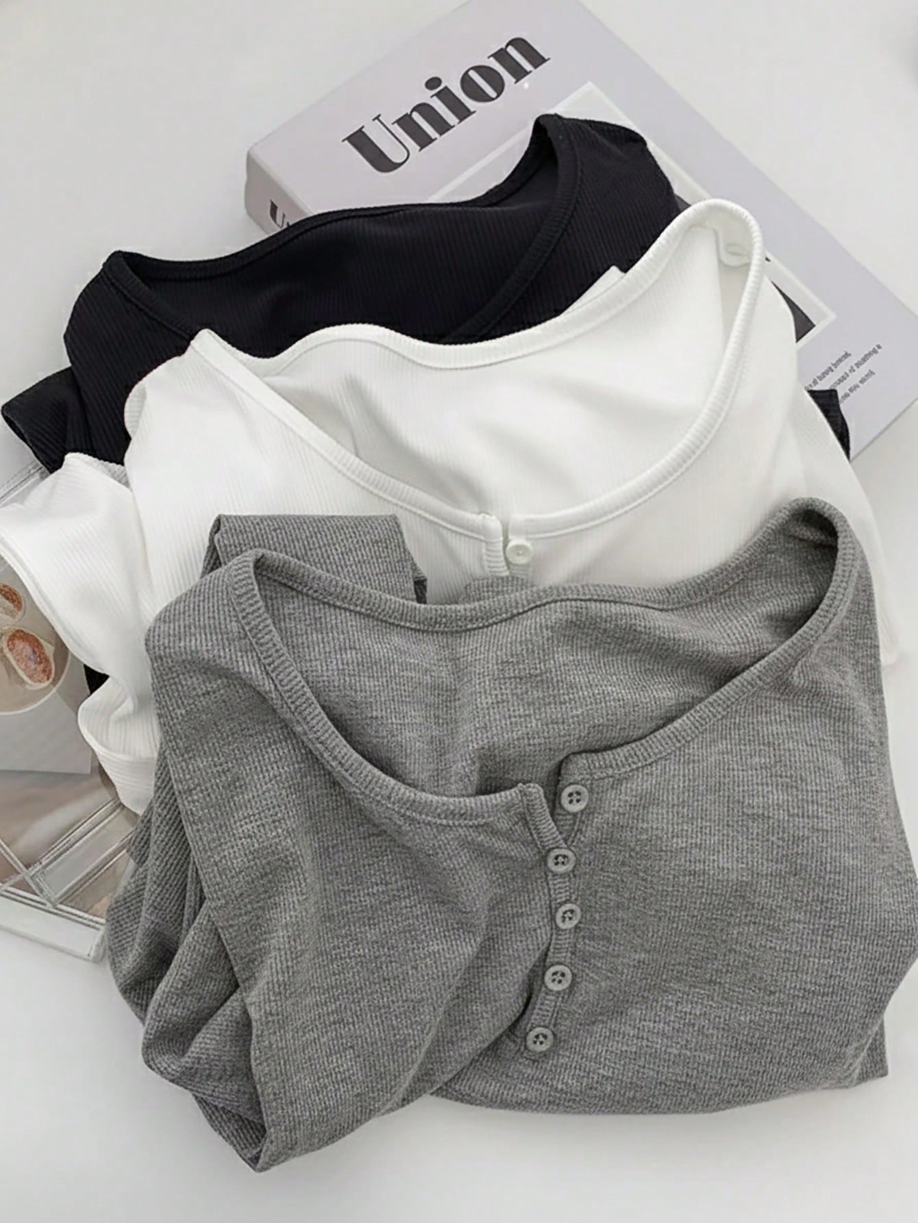 IslaSuriya Women's Solid Color Button Decor Casual Scoop Neck Long Sleeve T-Shirt
