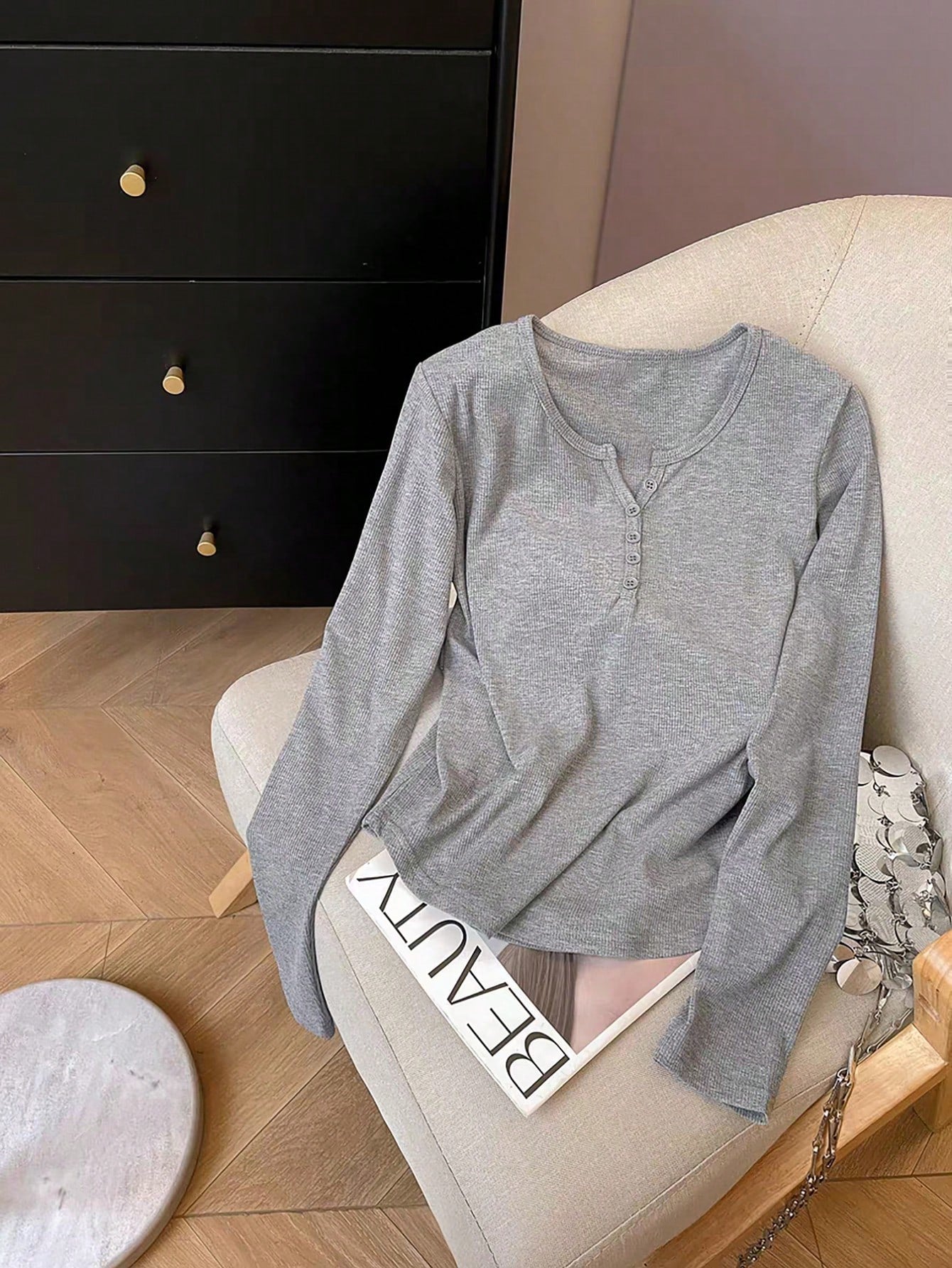 IslaSuriya Women's Solid Color Button Decor Casual Scoop Neck Long Sleeve T-Shirt