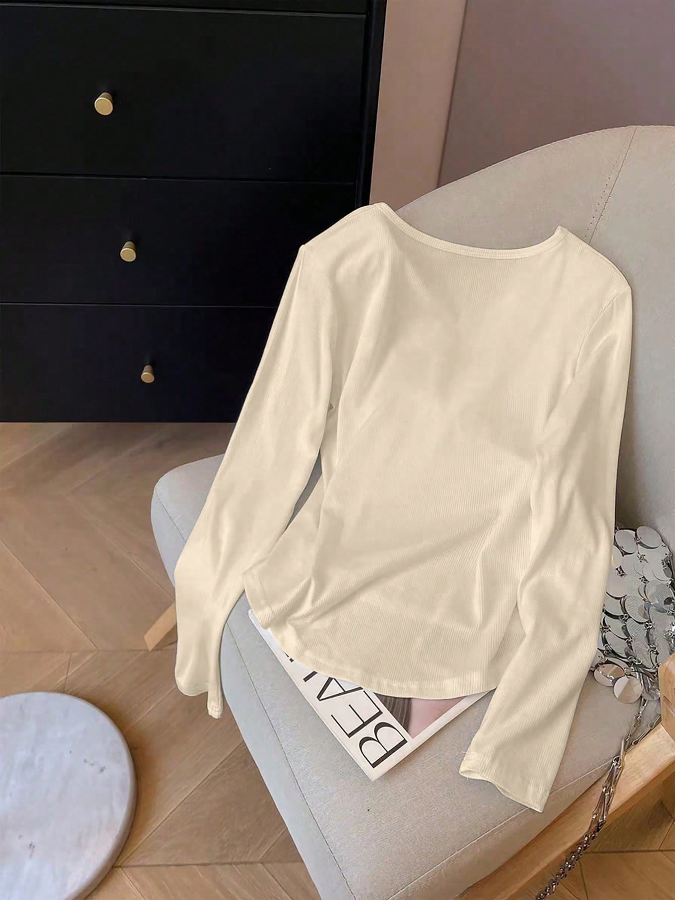 IslaSuriya Women's Solid Color Button Decor Casual Scoop Neck Long Sleeve T-Shirt