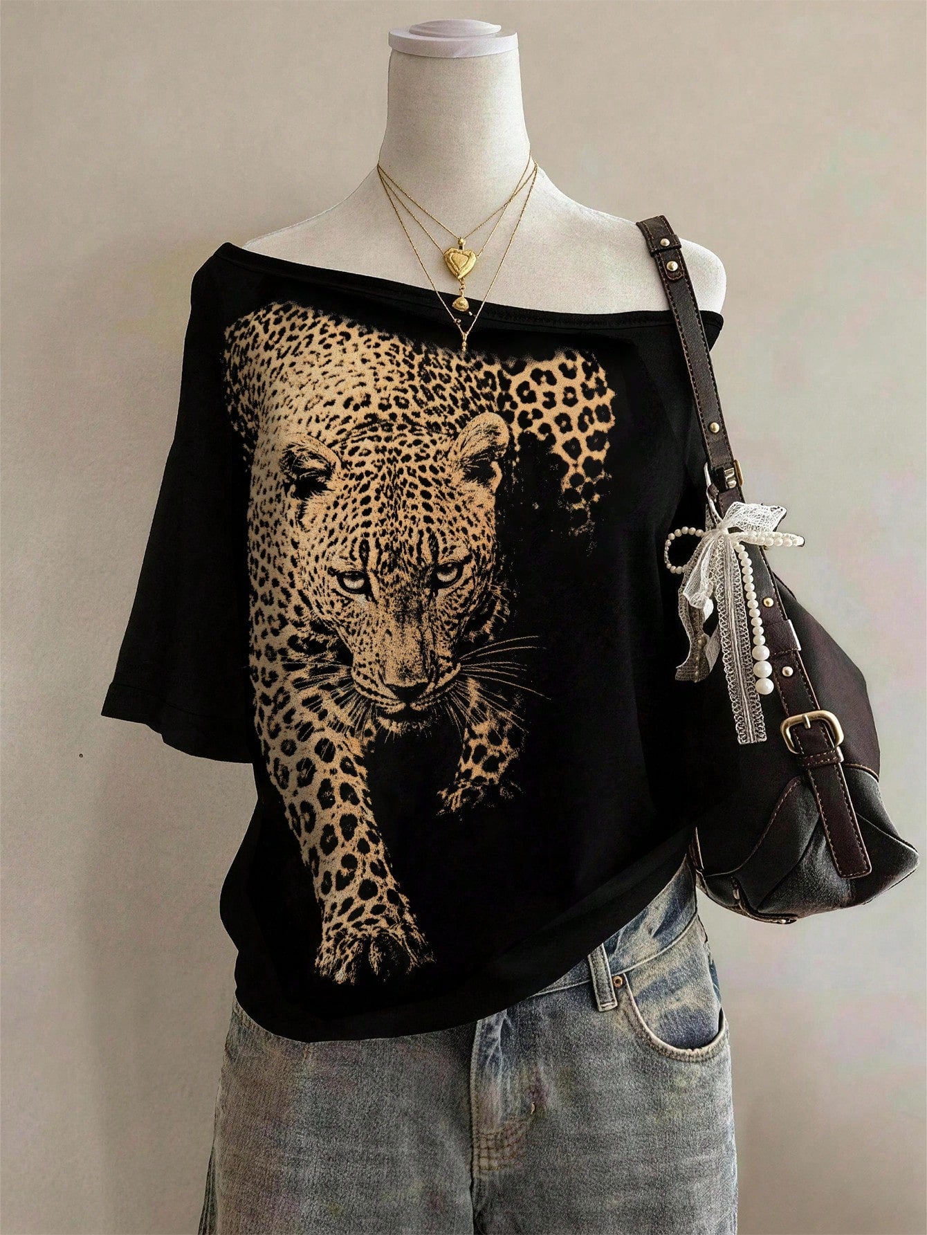 Lalippa Leopard Print Fashionable Minimalist Women's Oversized Scoop Neck Short Sleeve Drop Shoulder T-Shirt, Gift For Friends