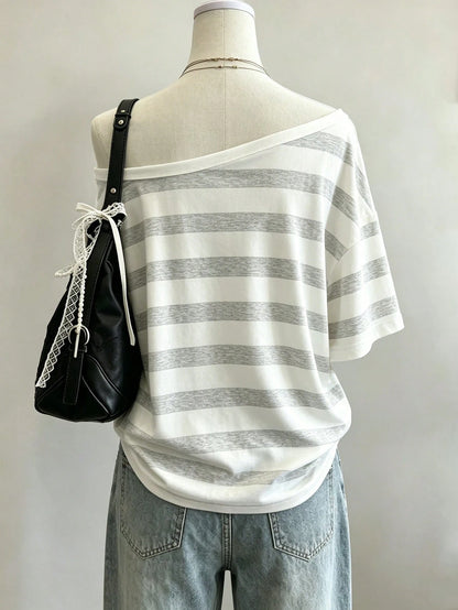 Lalippa Striped Digital Print Fashion Minimalist Women's Round Neck T-Shirt, Gift For Friends
