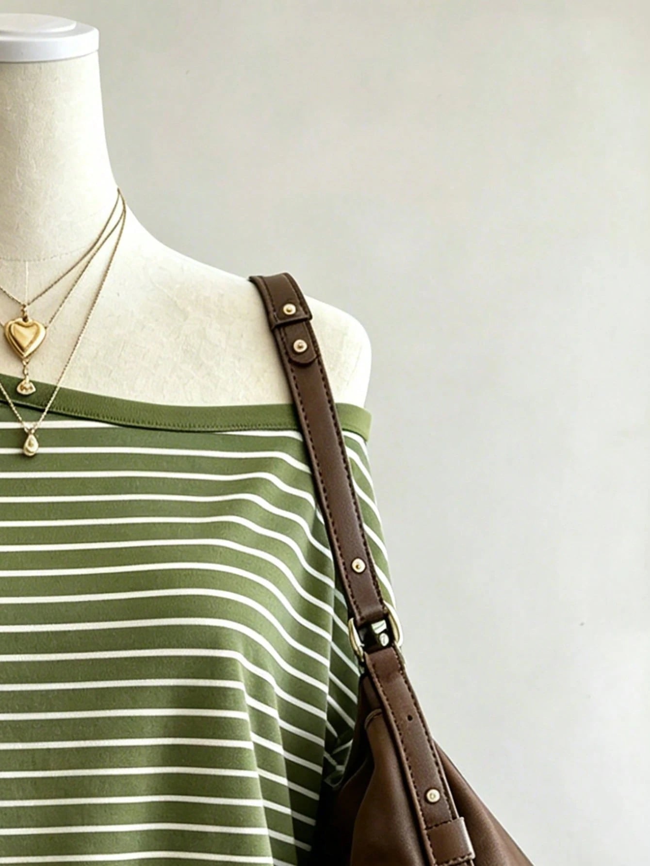 Lalippa Striped Digital Print Fashion Minimalist Women's Round Neck T-Shirt, Gift For Friends
