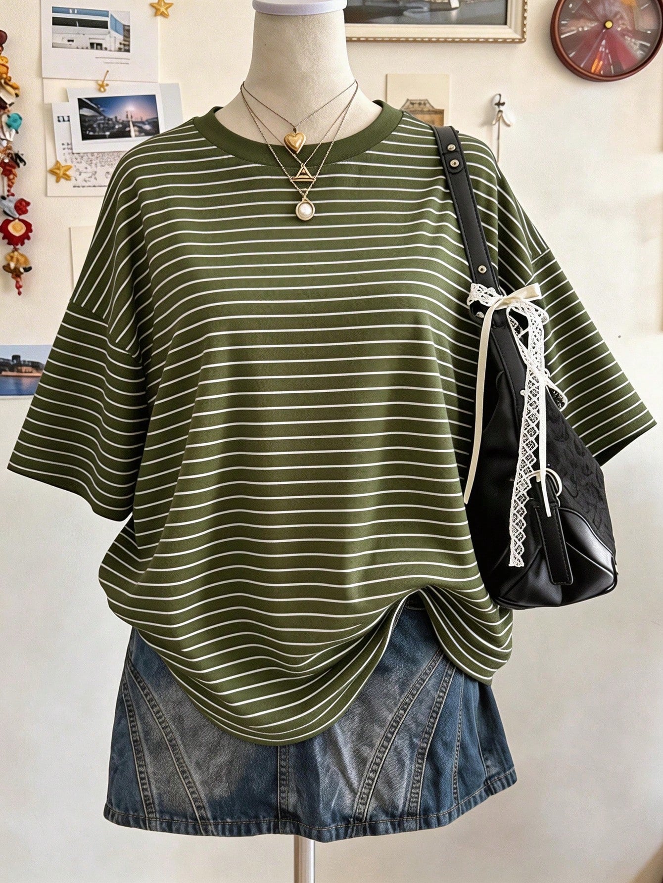 Lalippa Striped Digital Print Fashionable Minimalist Plus Size Women Long Loose Round Neck T-Shirt, Gift For Friends